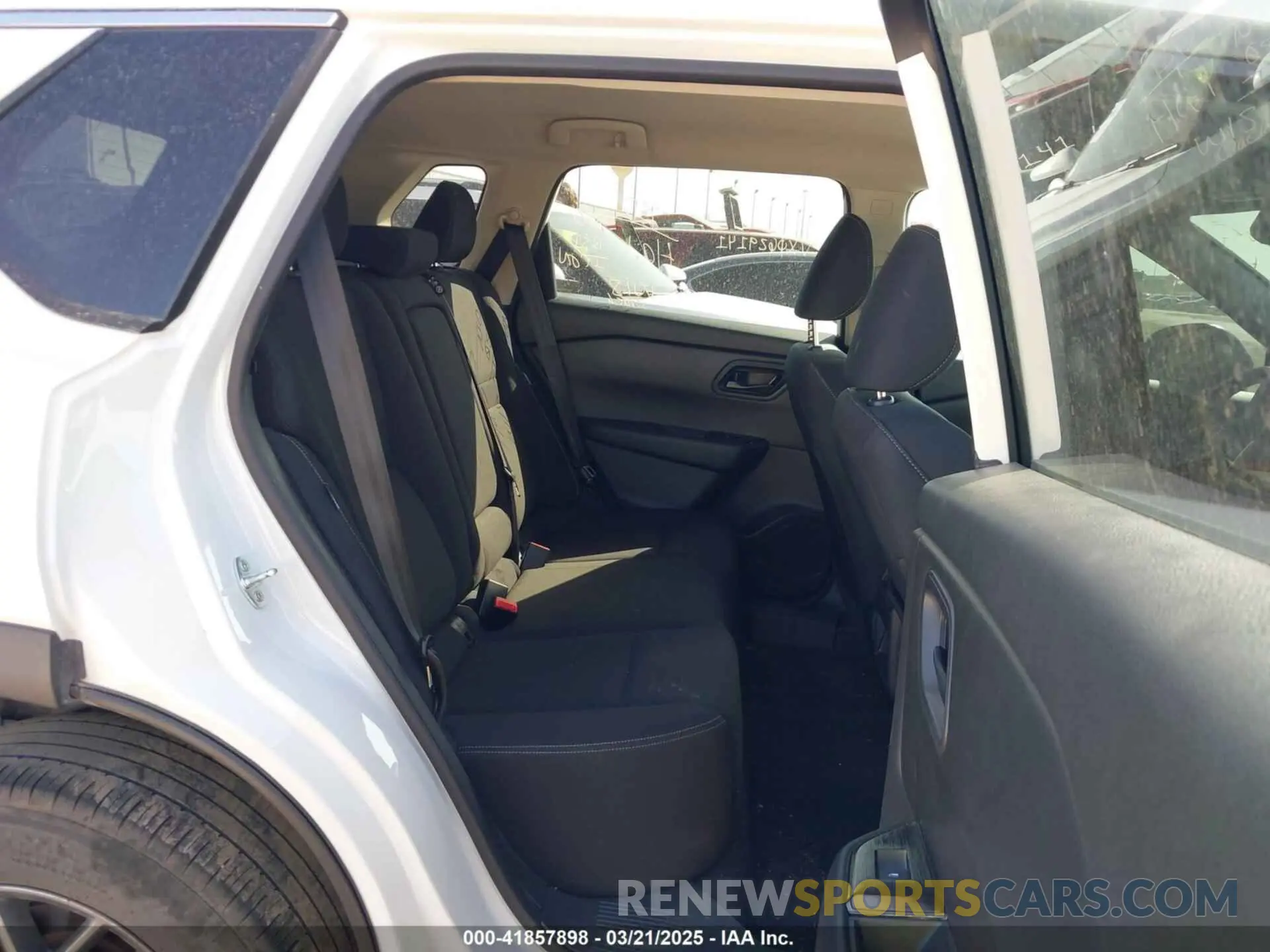 8 Photograph of a damaged car 5N1BT3AB3RC698306 NISSAN ROGUE 2024
