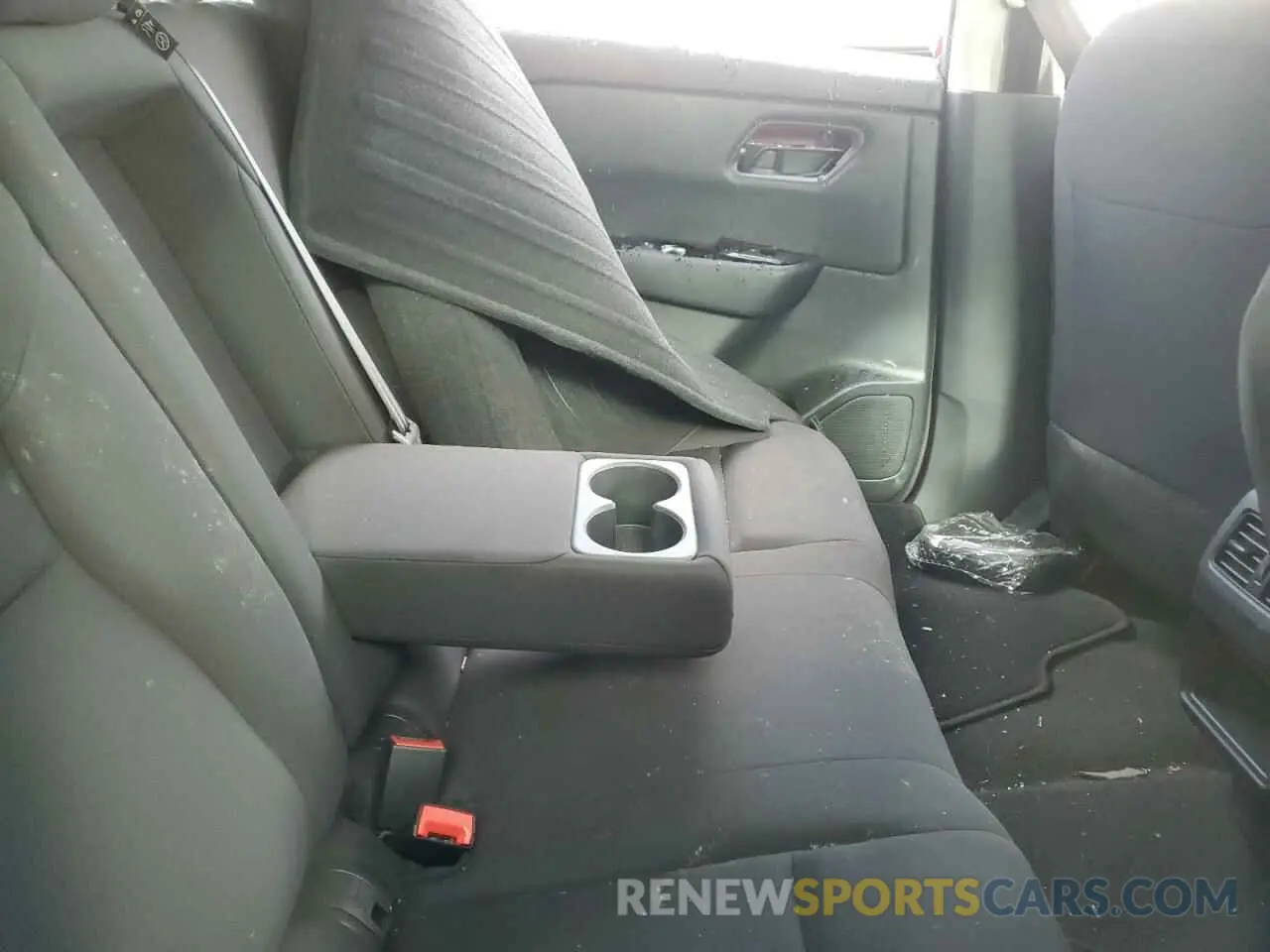 10 Photograph of a damaged car 5N1BT3AB3RC743373 NISSAN ROGUE 2024