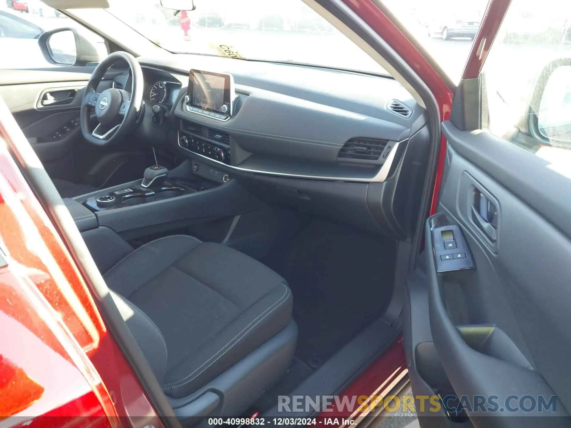 5 Фотография поврежденного автомобиля 5N1BT3AB3RC747231 NISSAN ROGUE 2024