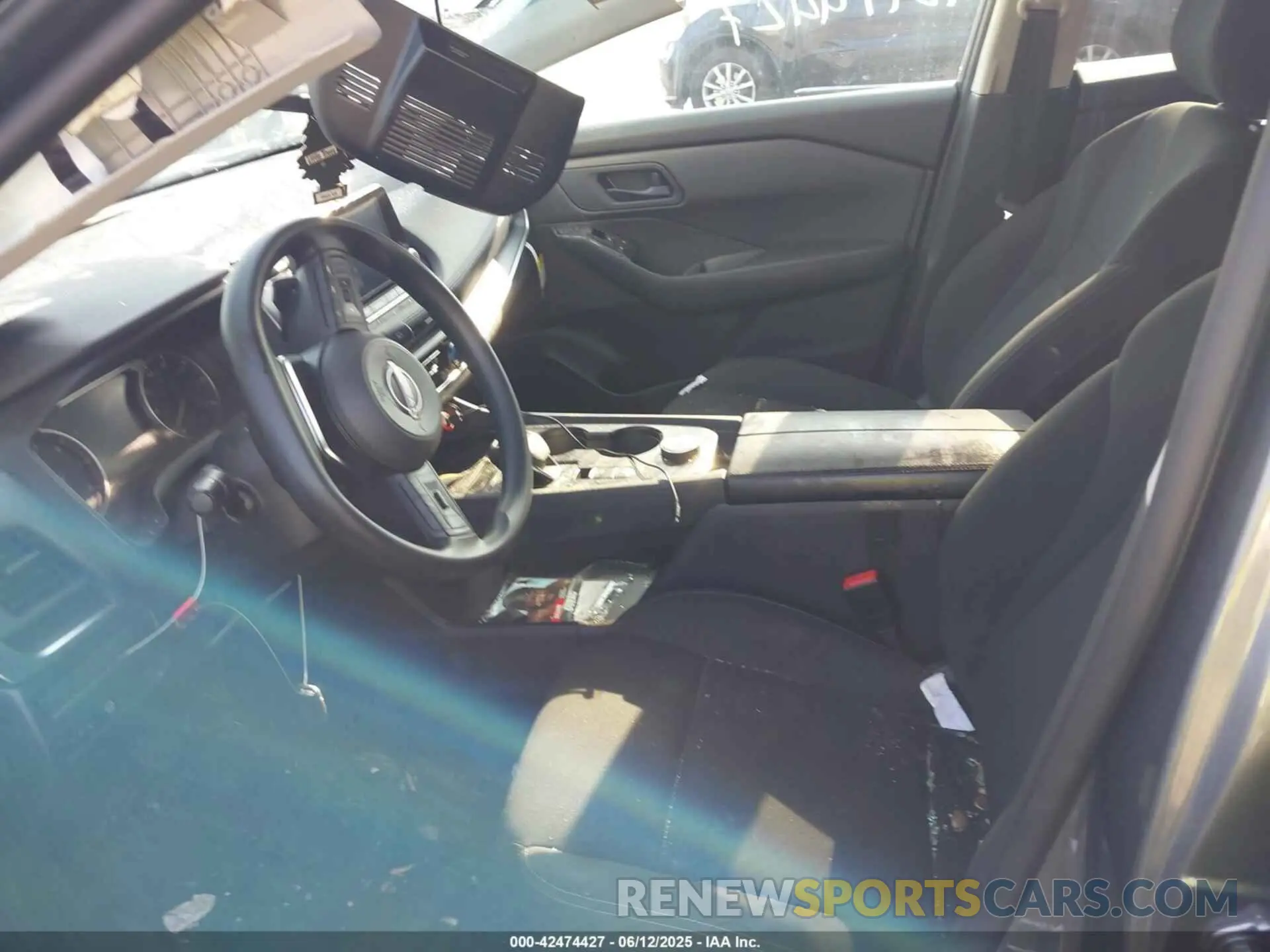 5 Photograph of a damaged car 5N1BT3AB5RC761390 NISSAN ROGUE 2024