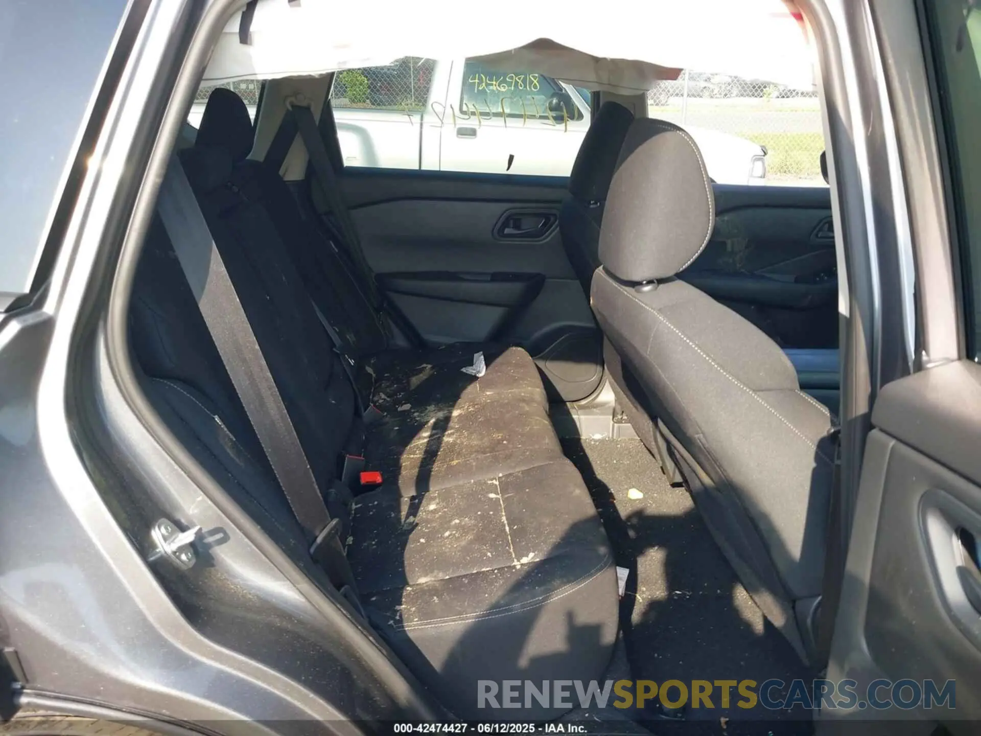 8 Photograph of a damaged car 5N1BT3AB5RC761390 NISSAN ROGUE 2024