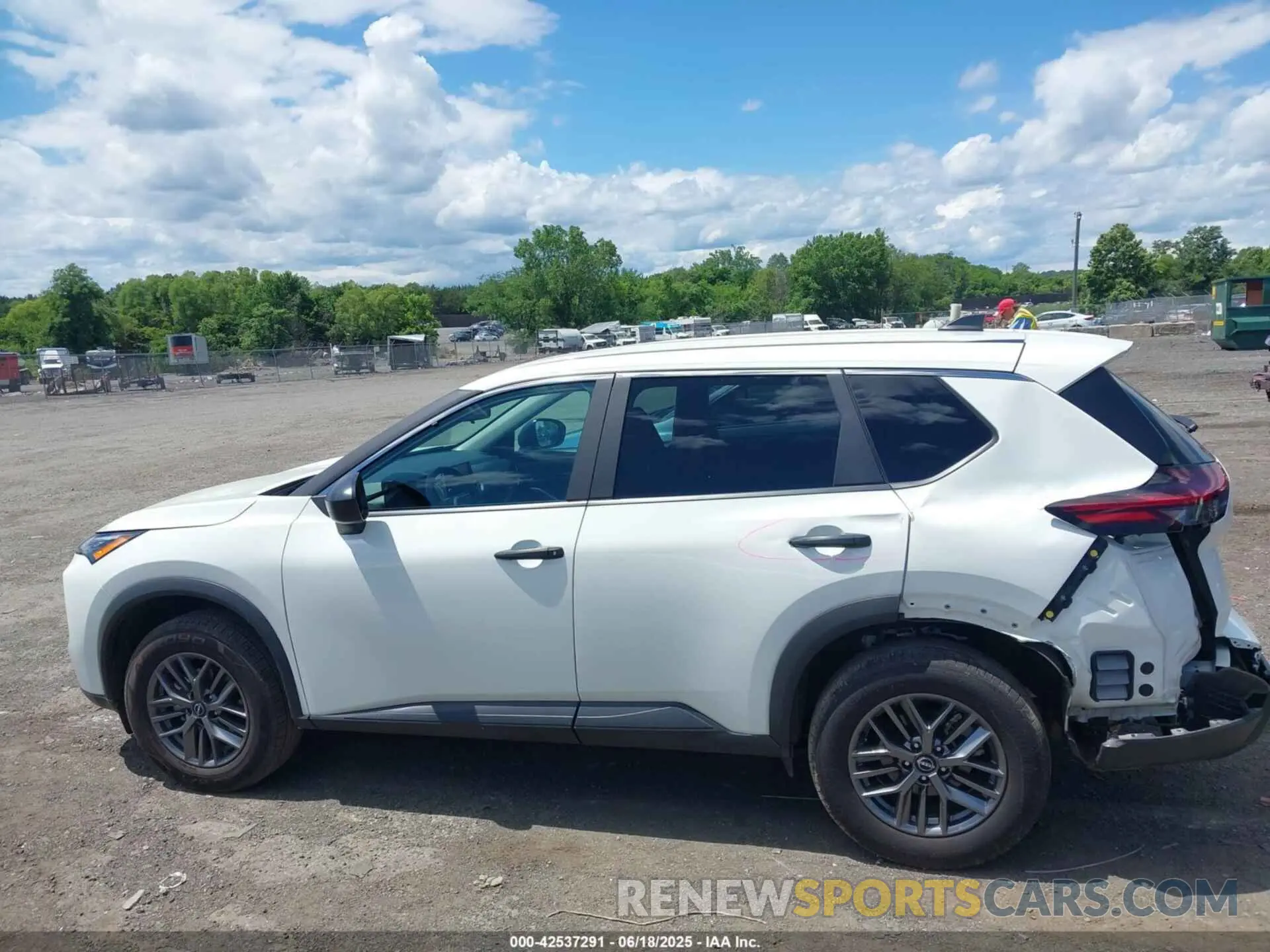 14 Photograph of a damaged car 5N1BT3AB7RC670251 NISSAN ROGUE 2024
