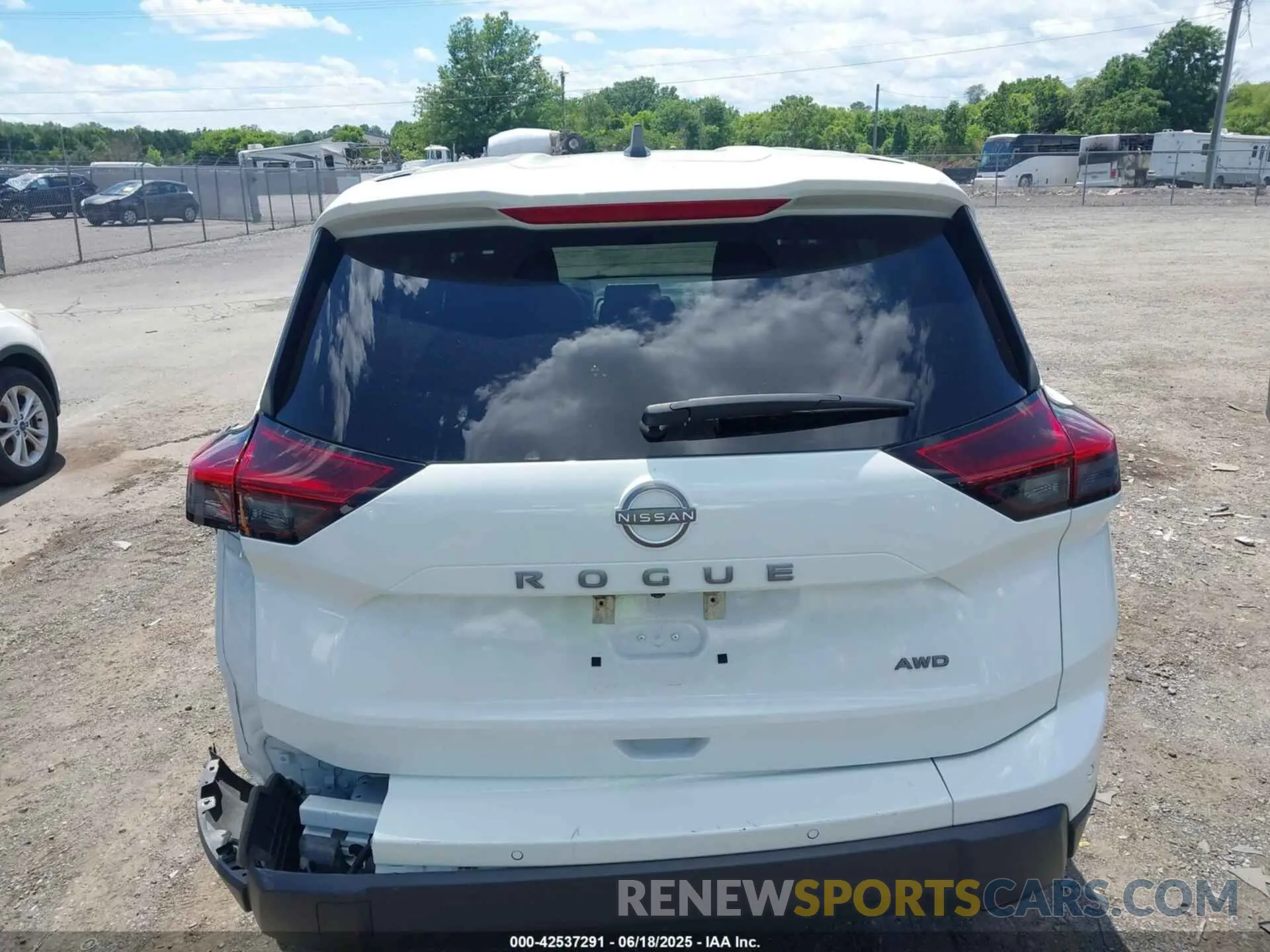 16 Photograph of a damaged car 5N1BT3AB7RC670251 NISSAN ROGUE 2024