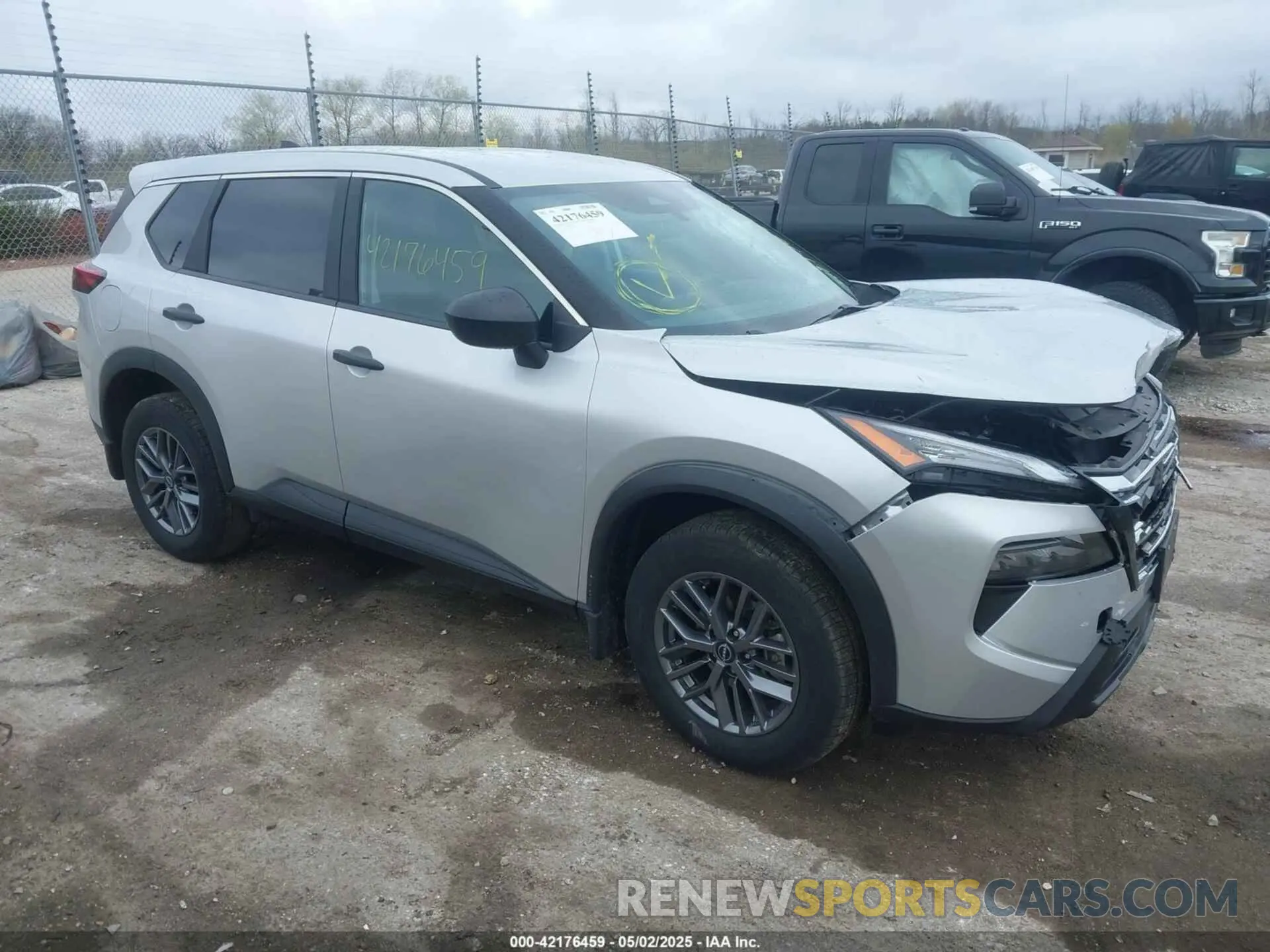 1 Photograph of a damaged car 5N1BT3AB7RC726284 NISSAN ROGUE 2024