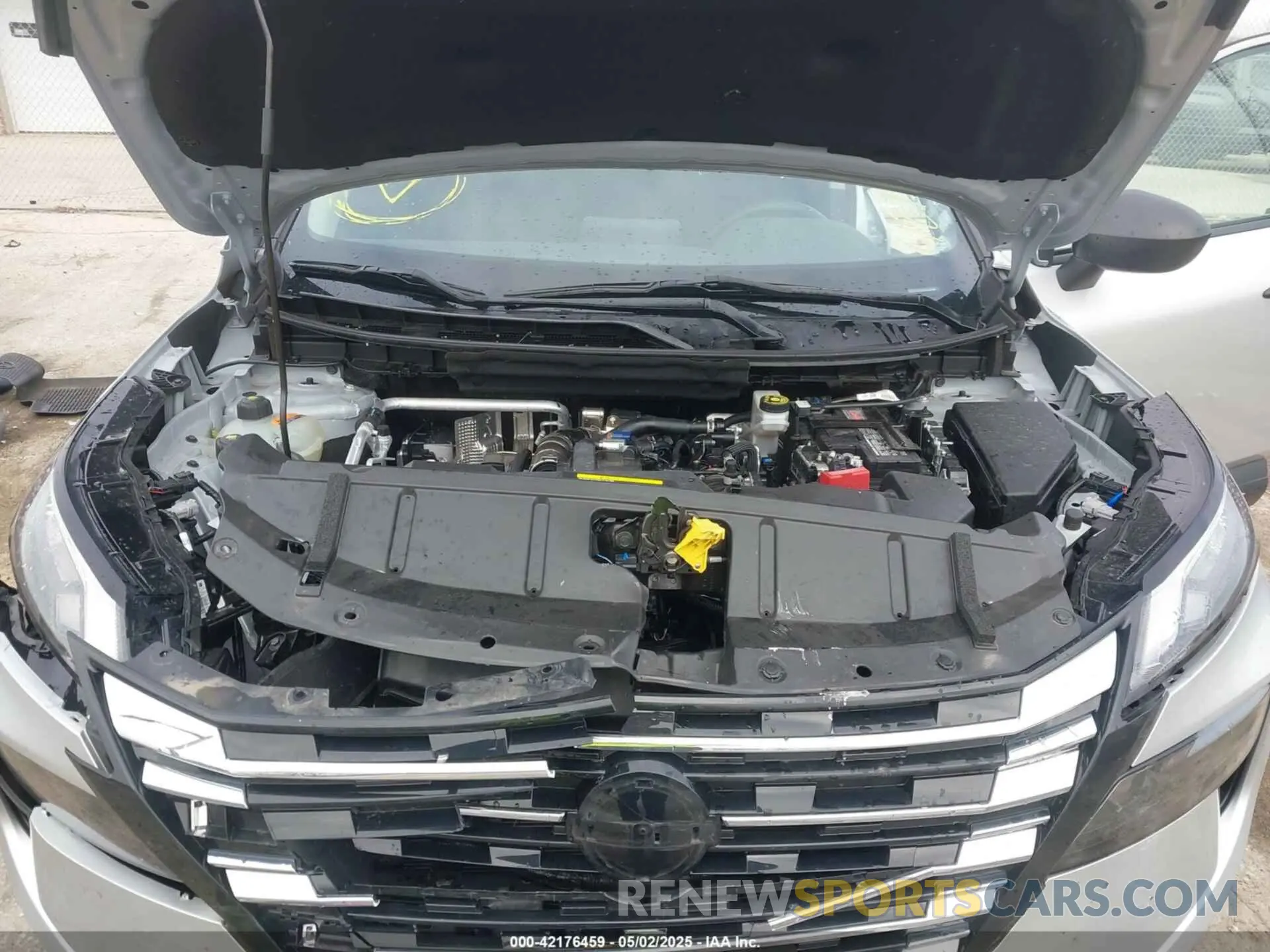 10 Photograph of a damaged car 5N1BT3AB7RC726284 NISSAN ROGUE 2024