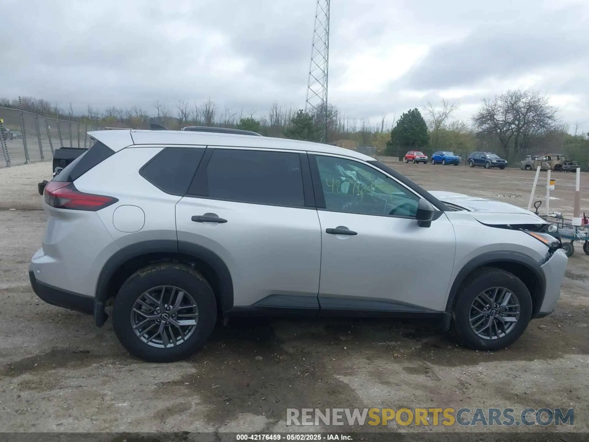 13 Photograph of a damaged car 5N1BT3AB7RC726284 NISSAN ROGUE 2024