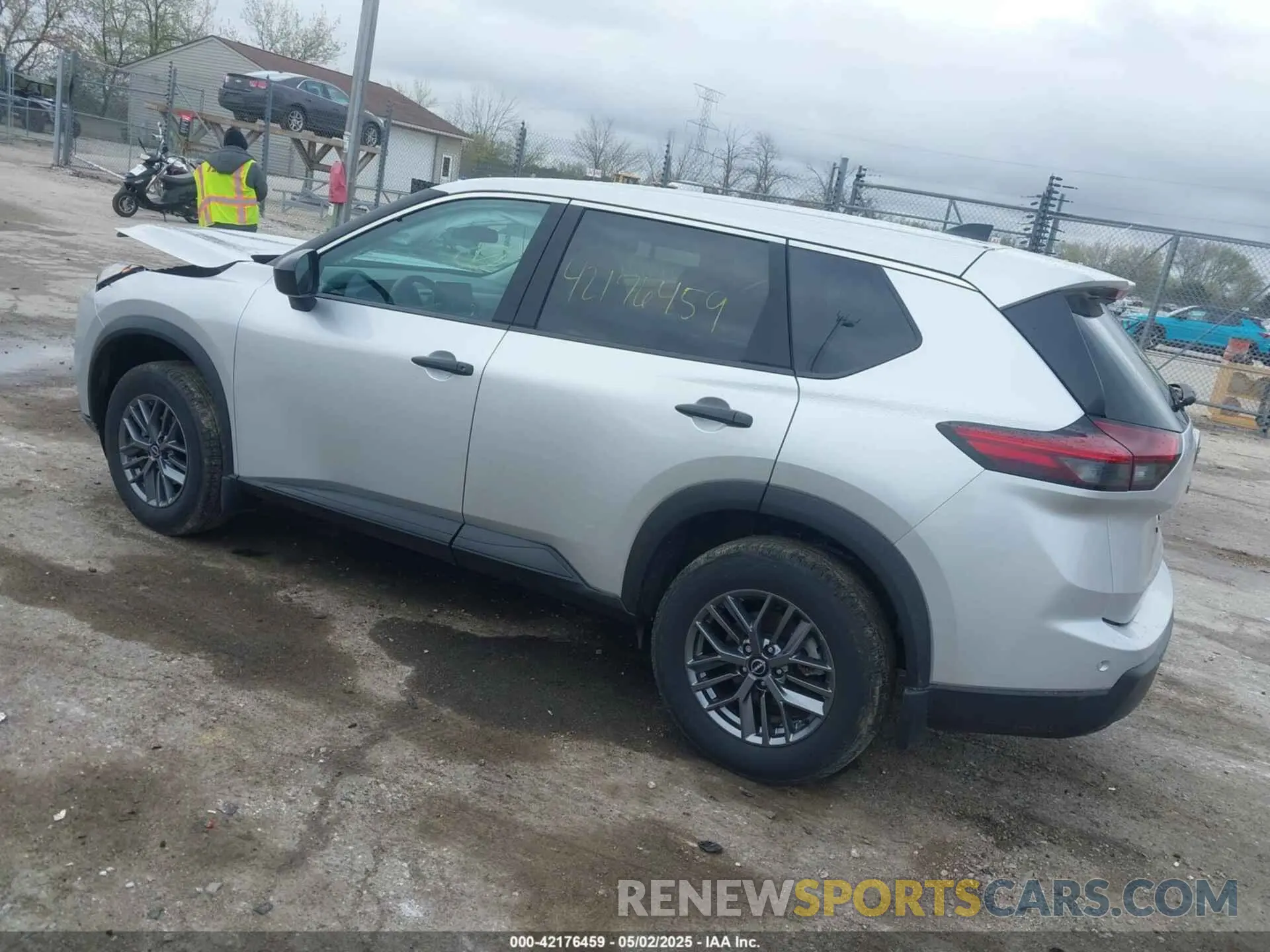 3 Photograph of a damaged car 5N1BT3AB7RC726284 NISSAN ROGUE 2024