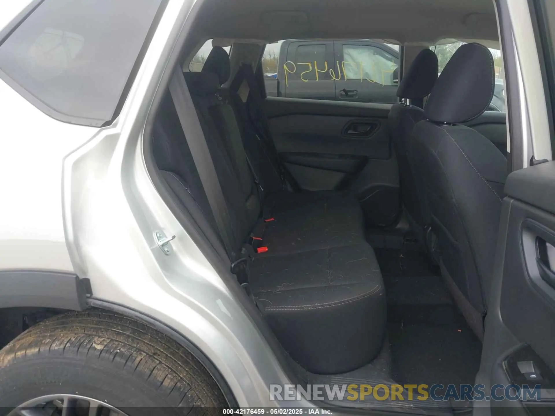 8 Photograph of a damaged car 5N1BT3AB7RC726284 NISSAN ROGUE 2024
