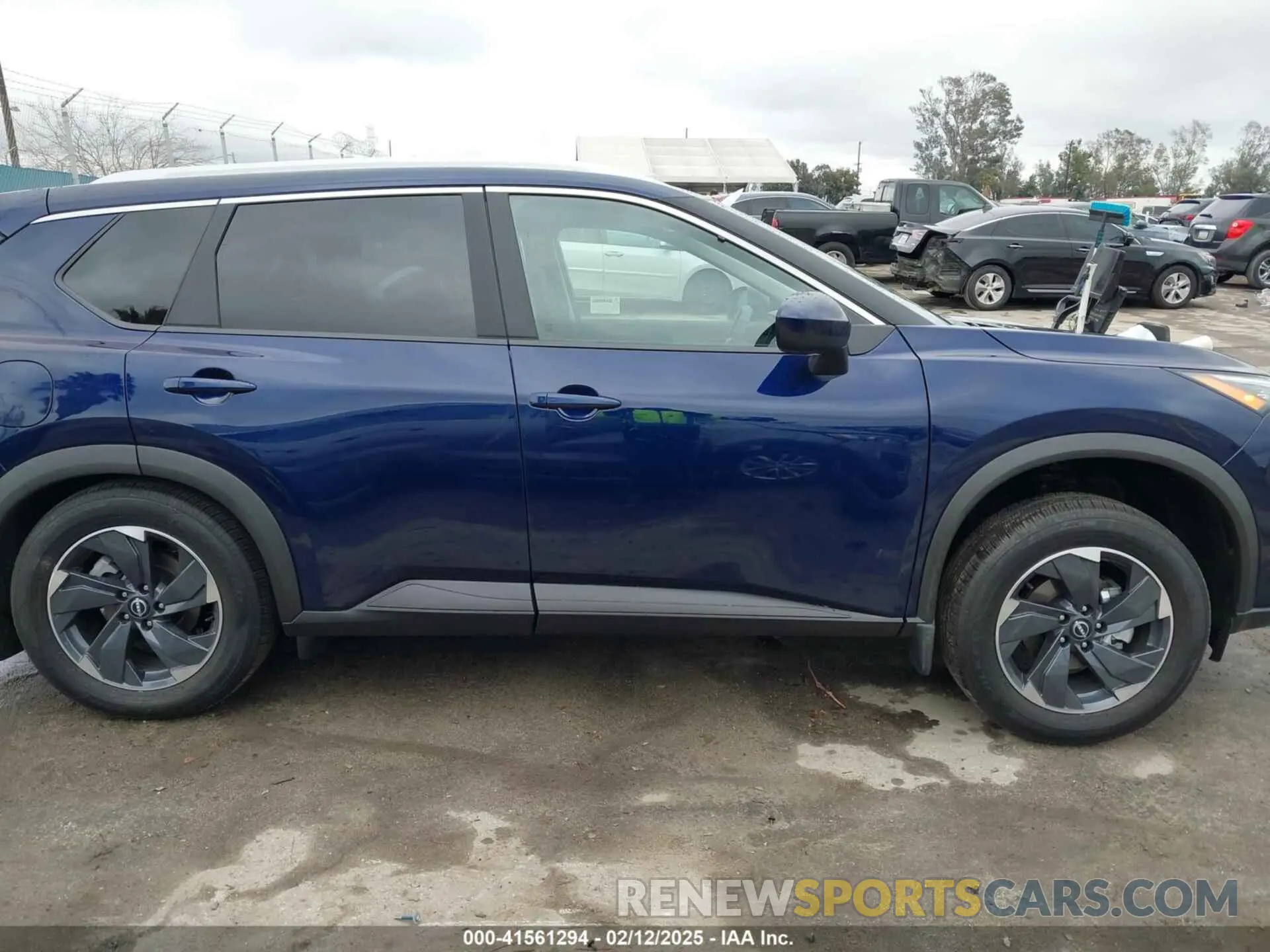 13 Photograph of a damaged car 5N1BT3BA2RC739207 NISSAN ROGUE 2024