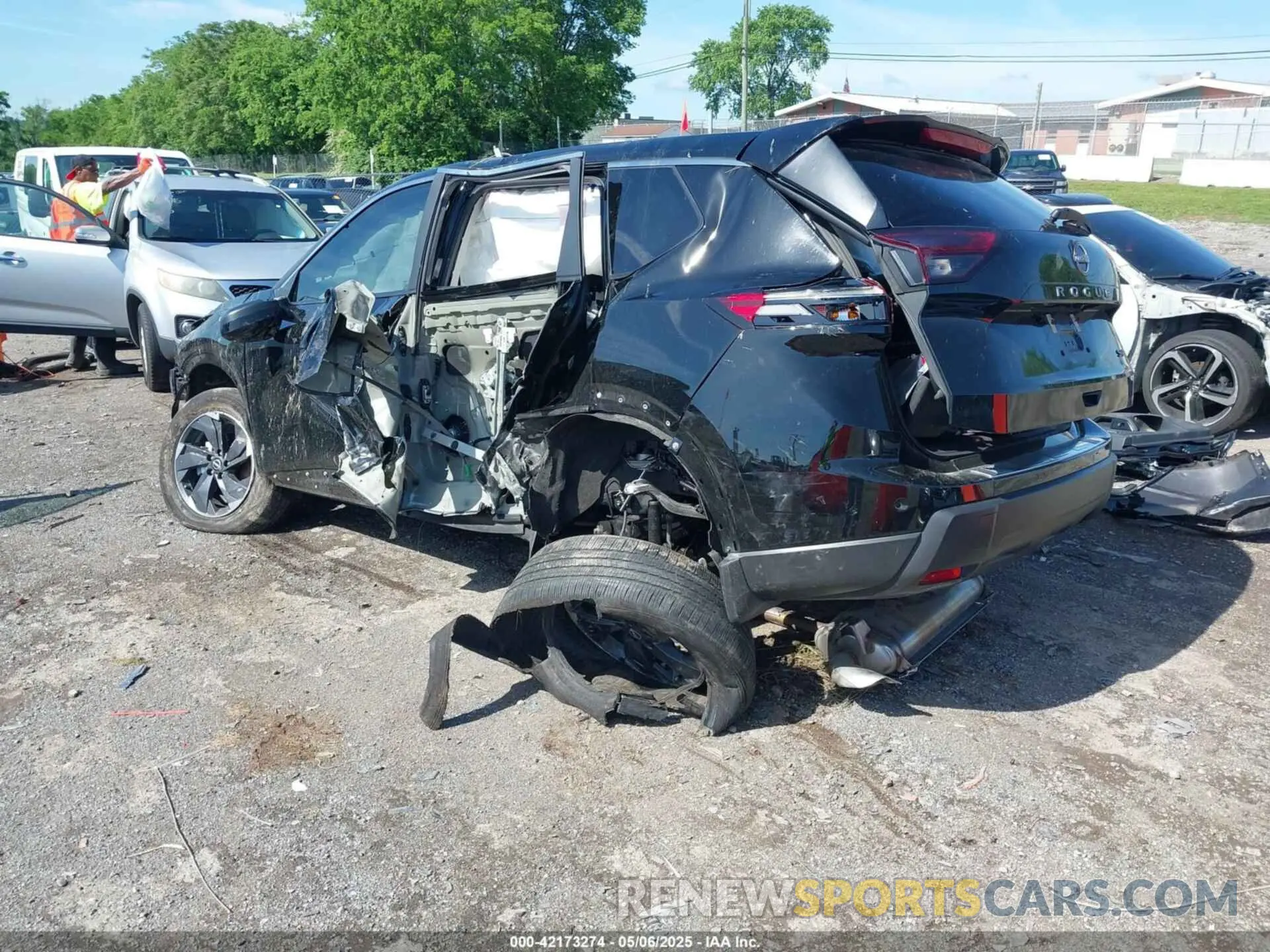 3 Фотография поврежденного автомобиля 5N1BT3BA2RC741622 NISSAN ROGUE 2024