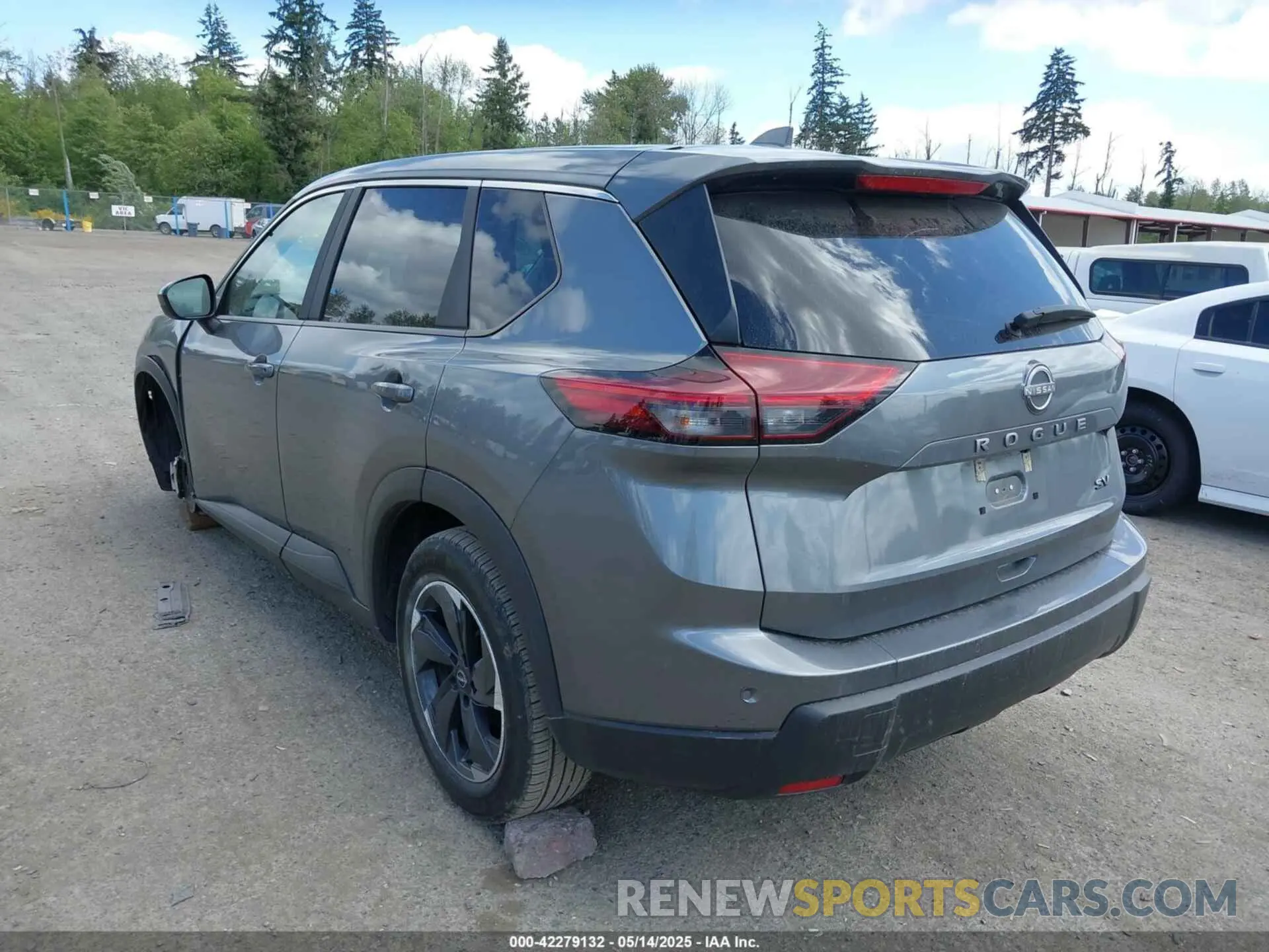 3 Photograph of a damaged car 5N1BT3BA3RC672598 NISSAN ROGUE 2024