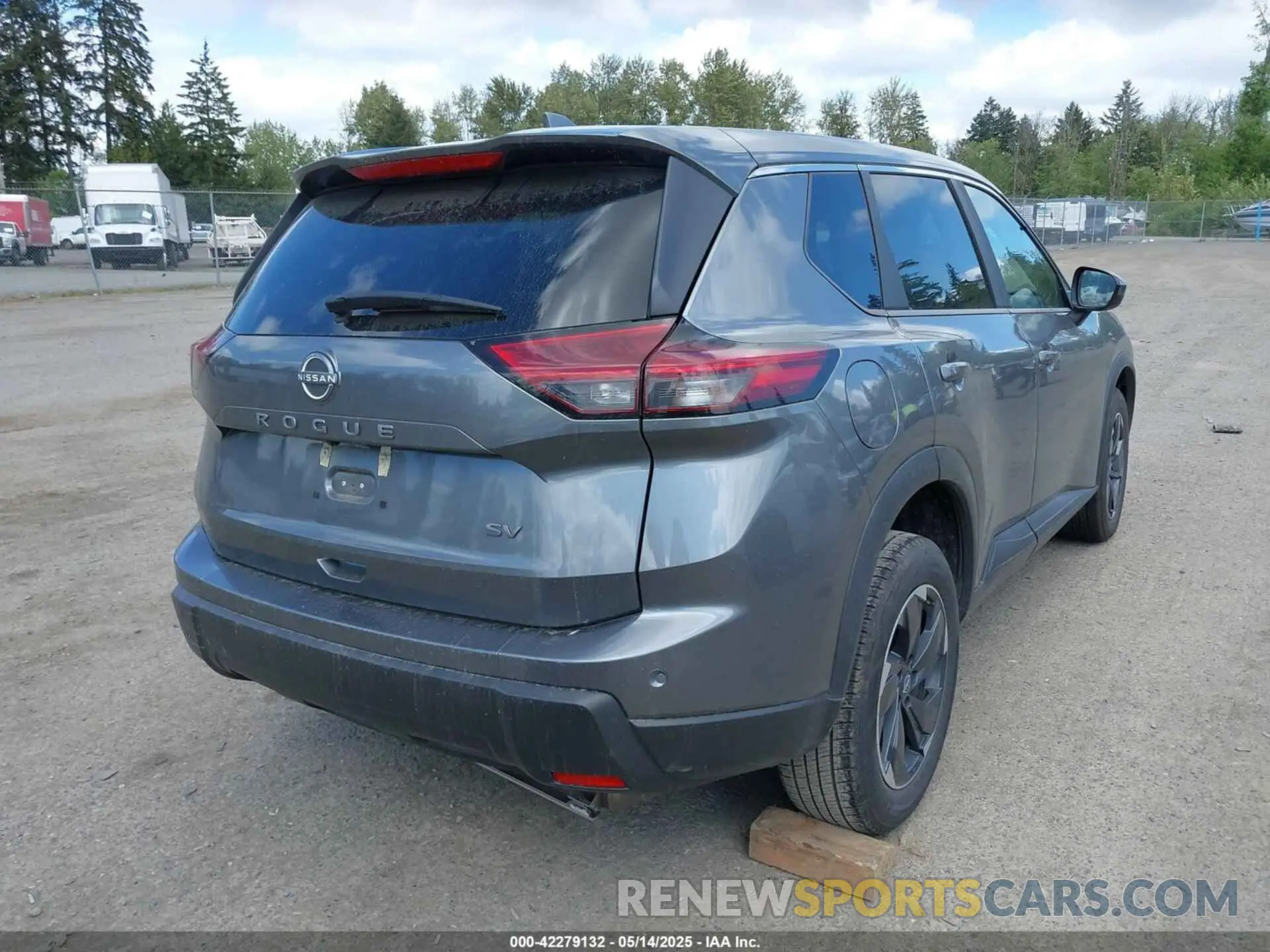 4 Photograph of a damaged car 5N1BT3BA3RC672598 NISSAN ROGUE 2024