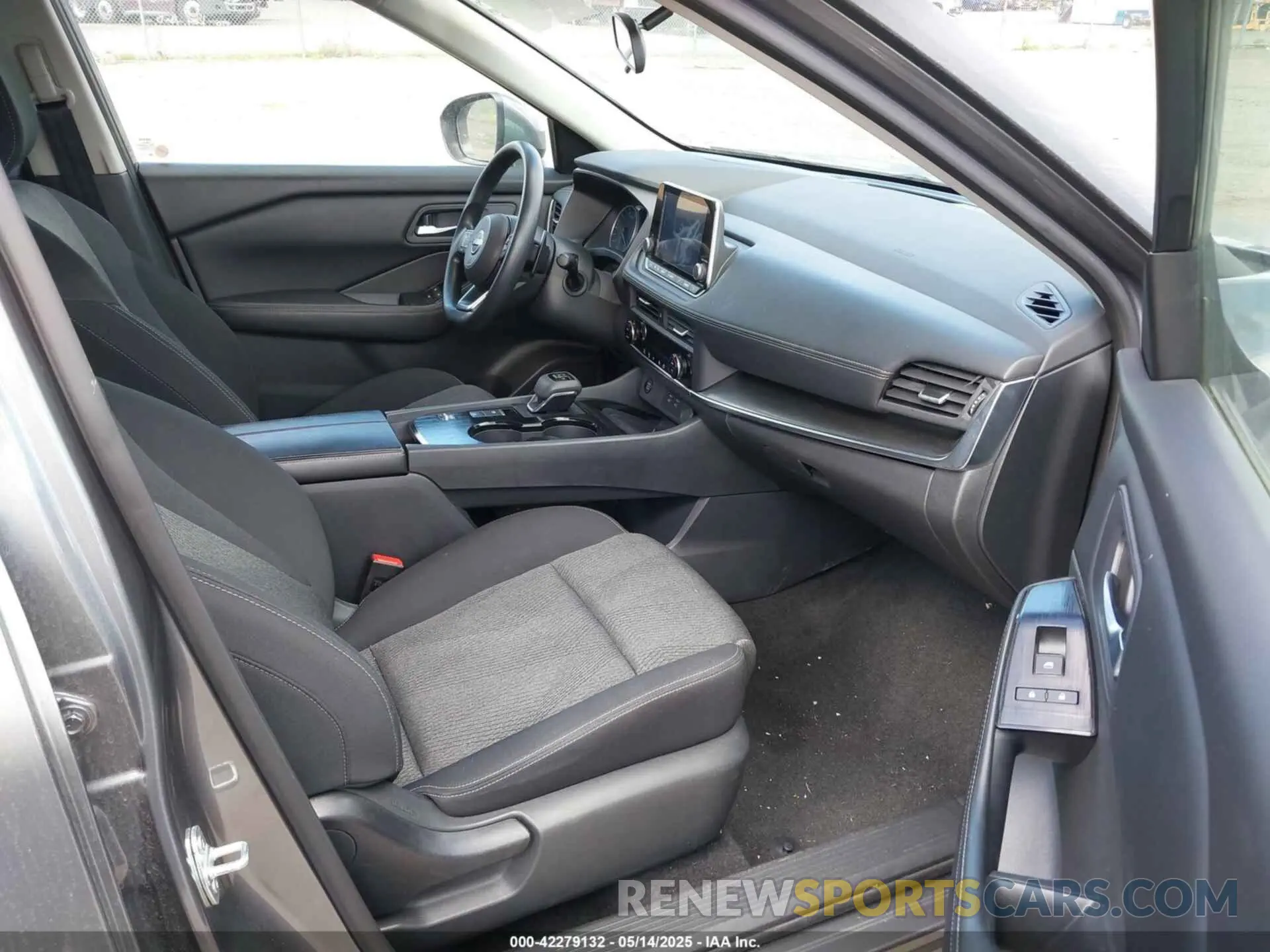 5 Photograph of a damaged car 5N1BT3BA3RC672598 NISSAN ROGUE 2024