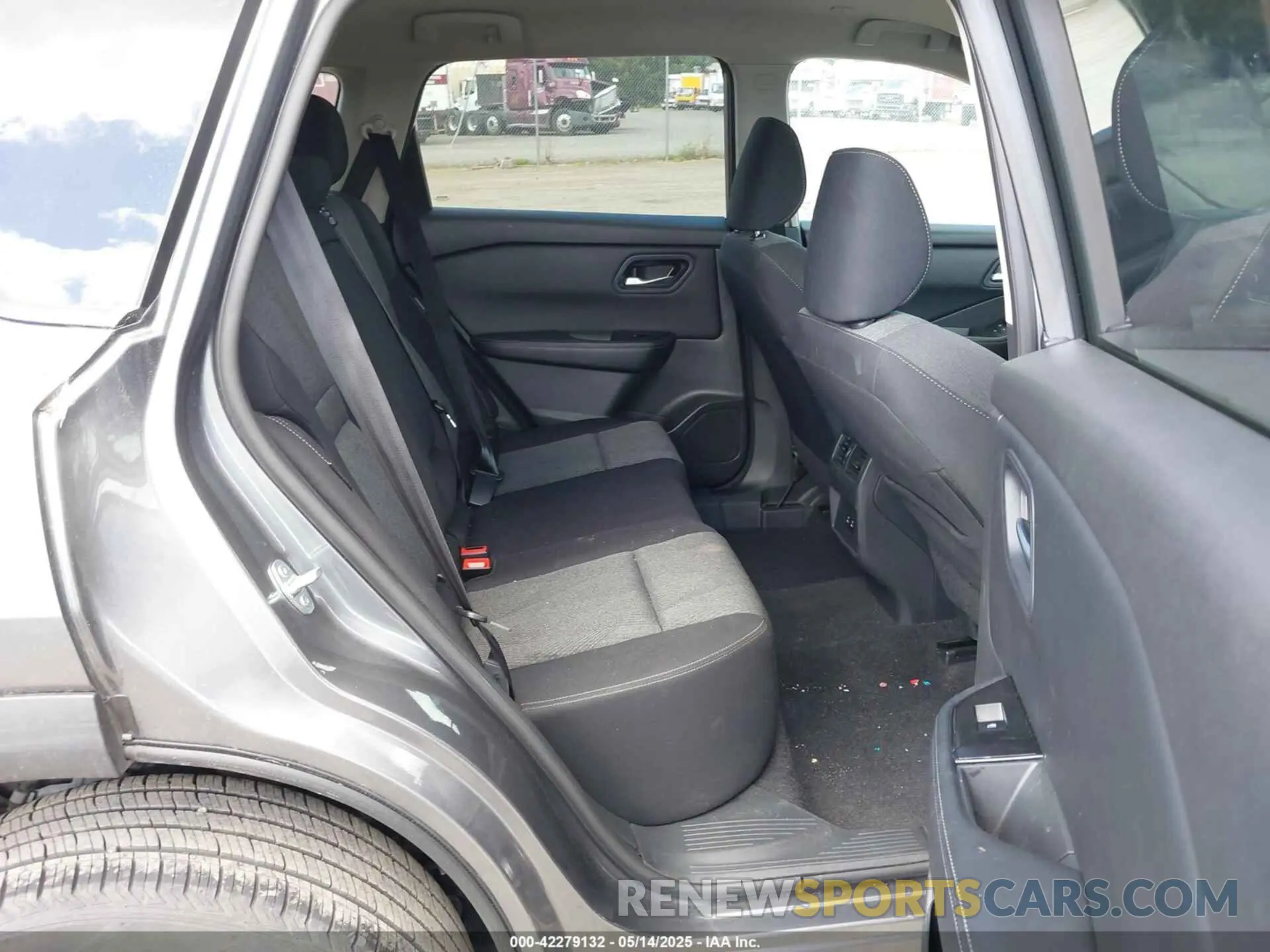 8 Photograph of a damaged car 5N1BT3BA3RC672598 NISSAN ROGUE 2024