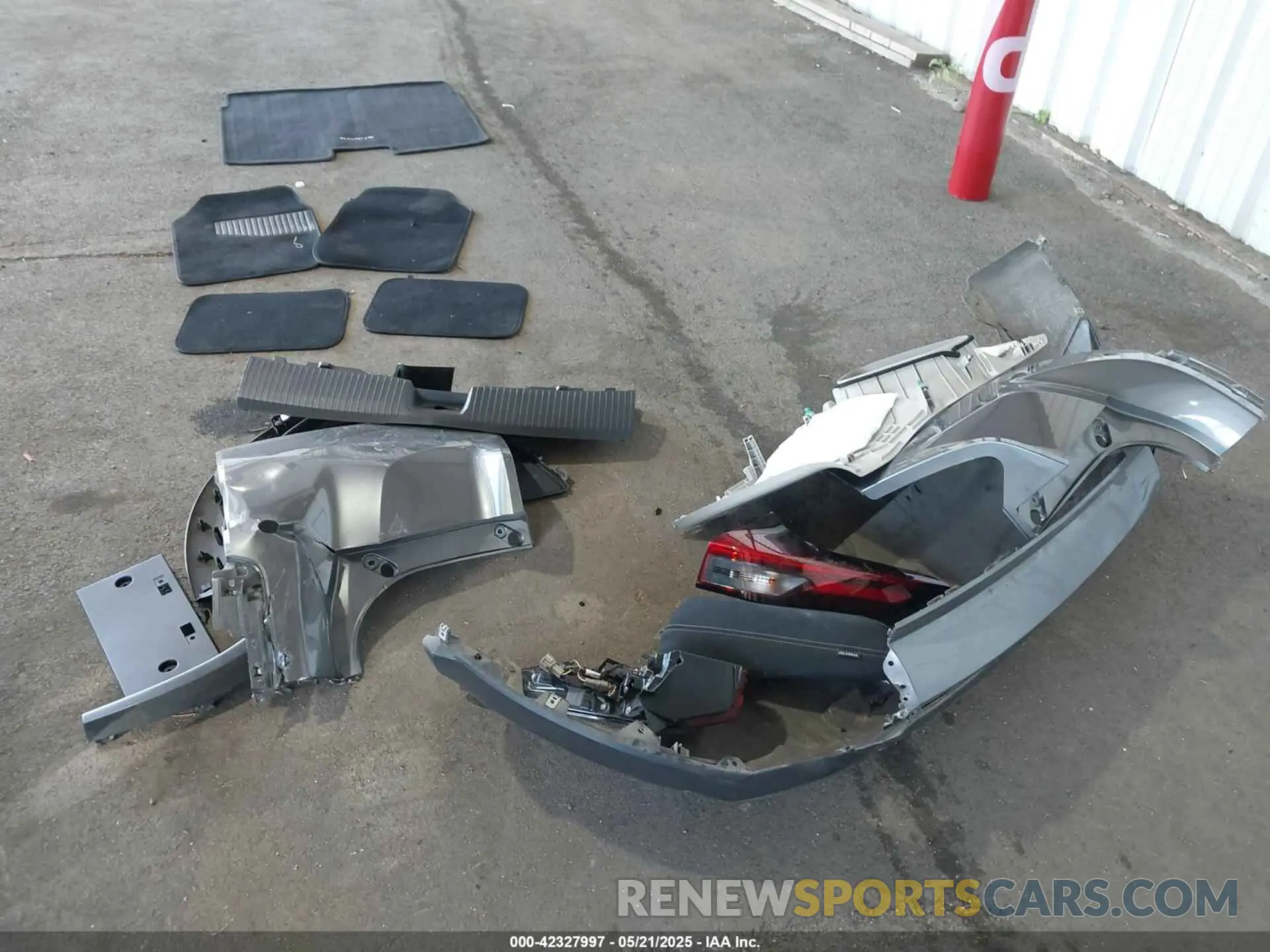 12 Photograph of a damaged car 5N1BT3BA5RC683943 NISSAN ROGUE 2024