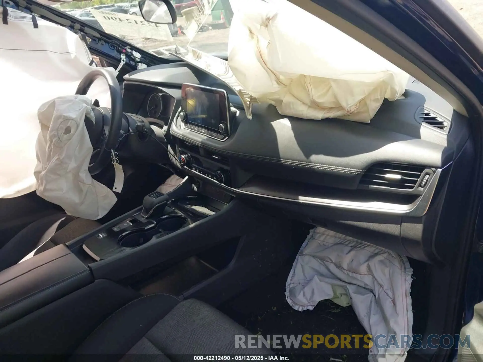 5 Photograph of a damaged car 5N1BT3BA6RC683868 NISSAN ROGUE 2024