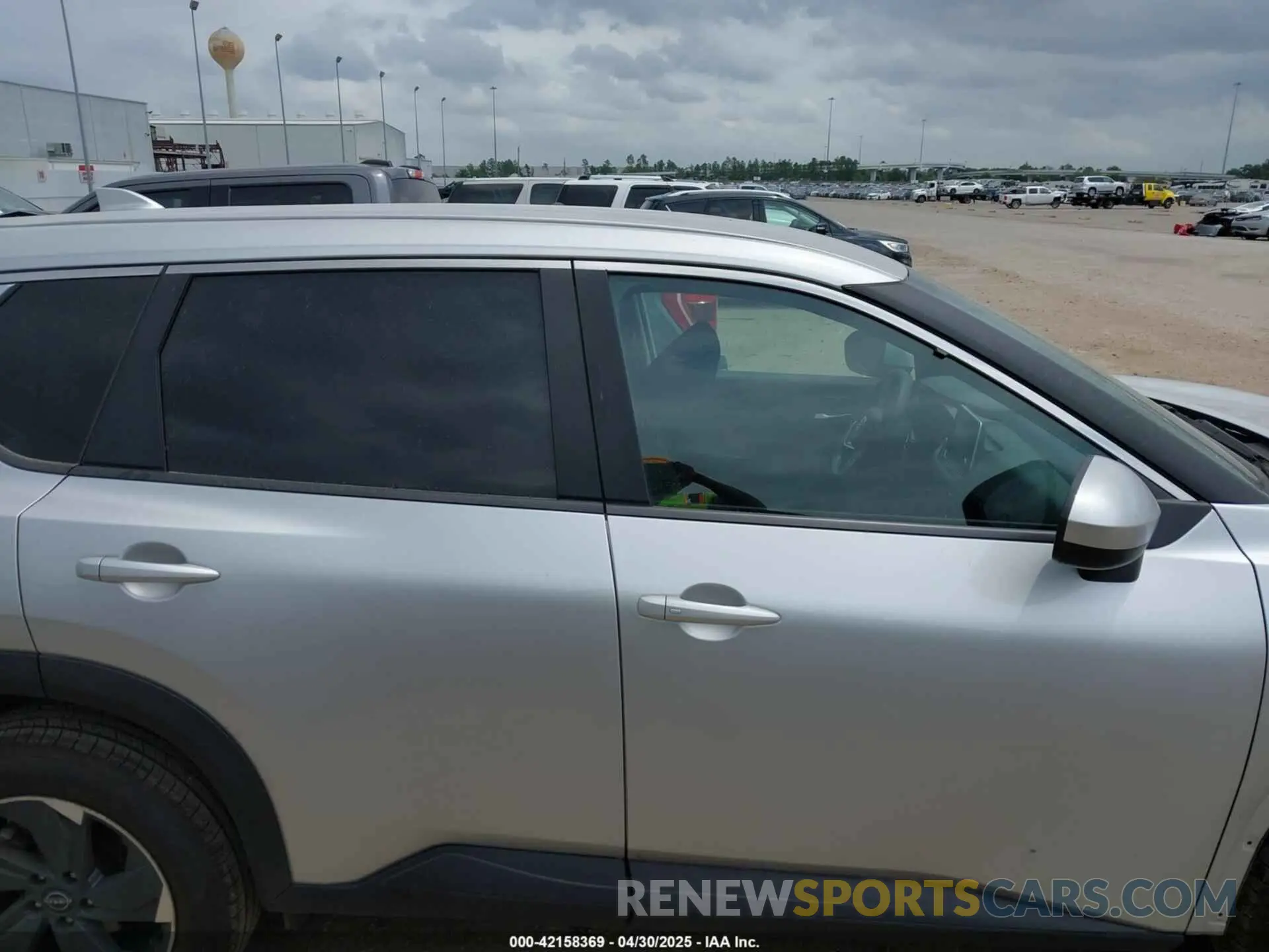 14 Photograph of a damaged car 5N1BT3BA7RC677593 NISSAN ROGUE 2024