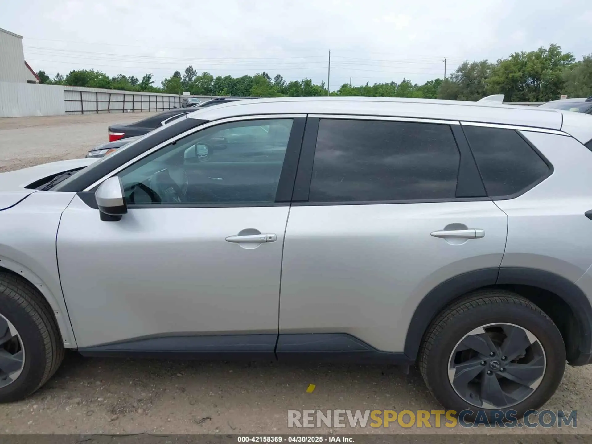 15 Photograph of a damaged car 5N1BT3BA7RC677593 NISSAN ROGUE 2024