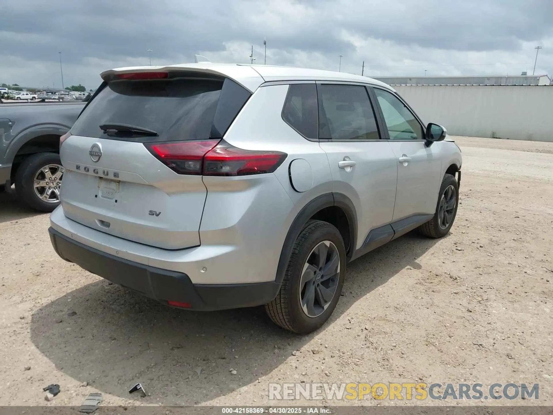 4 Photograph of a damaged car 5N1BT3BA7RC677593 NISSAN ROGUE 2024