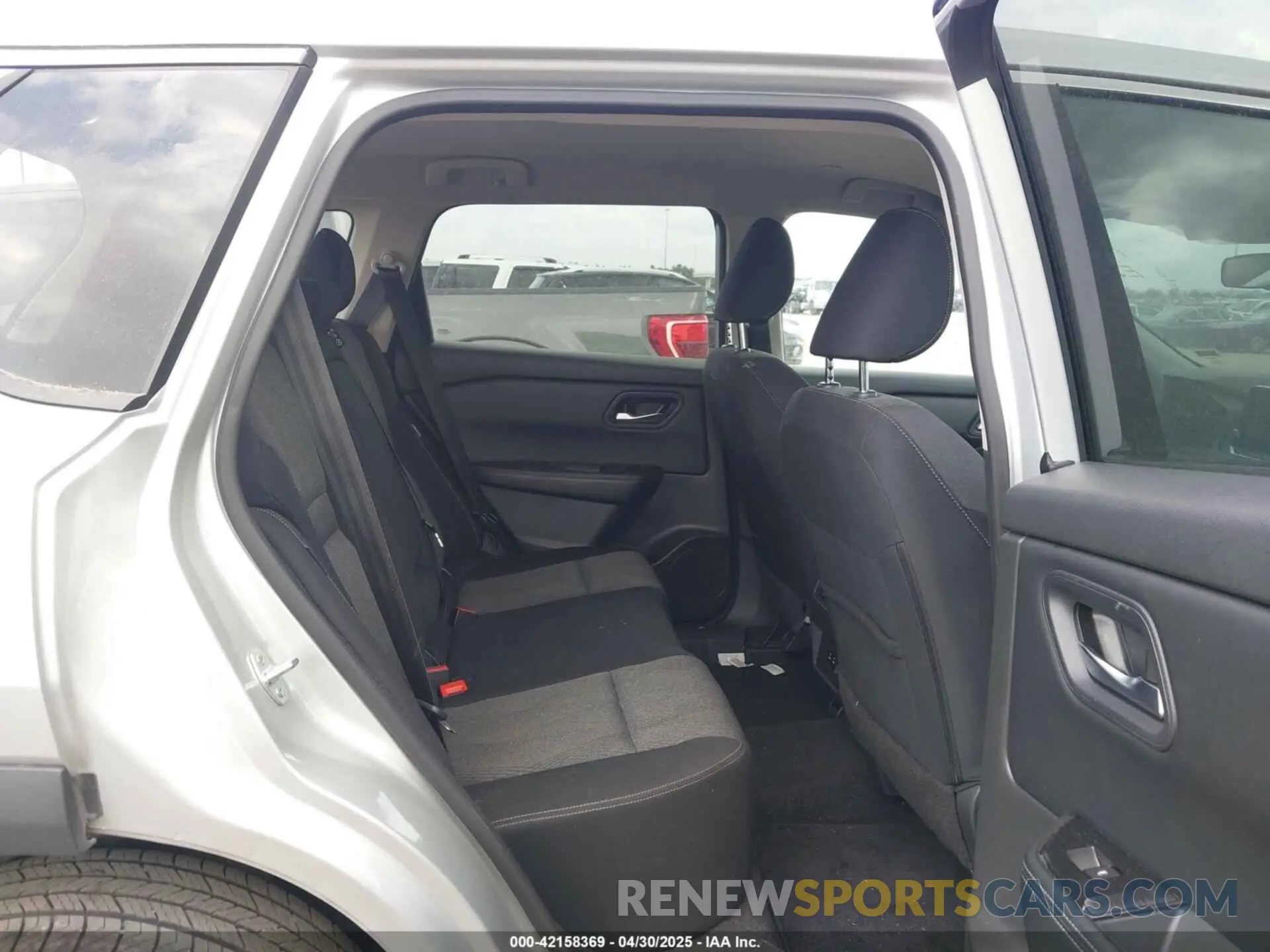 8 Photograph of a damaged car 5N1BT3BA7RC677593 NISSAN ROGUE 2024