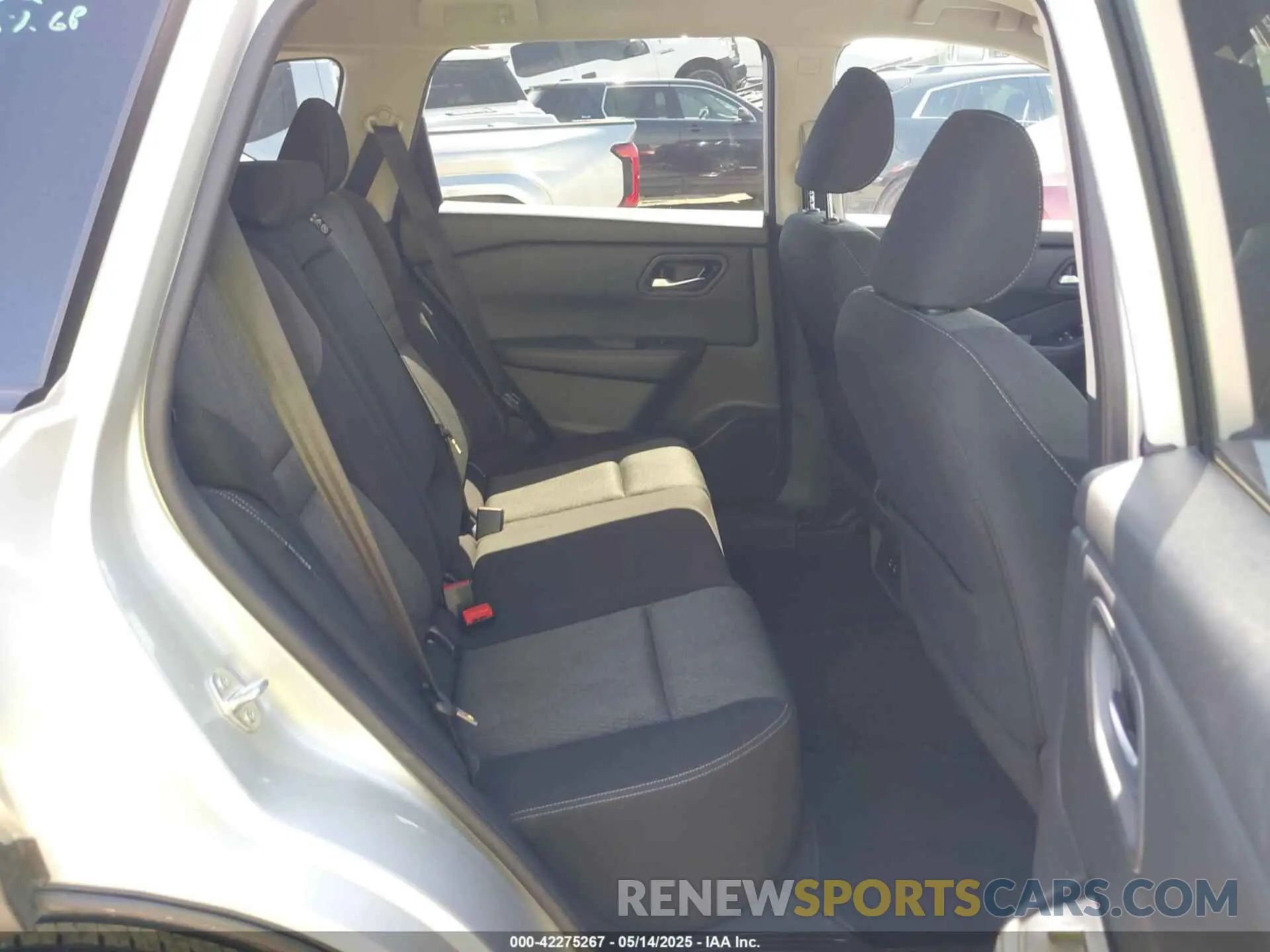 8 Фотография поврежденного автомобиля 5N1BT3BA7RC681000 NISSAN ROGUE 2024