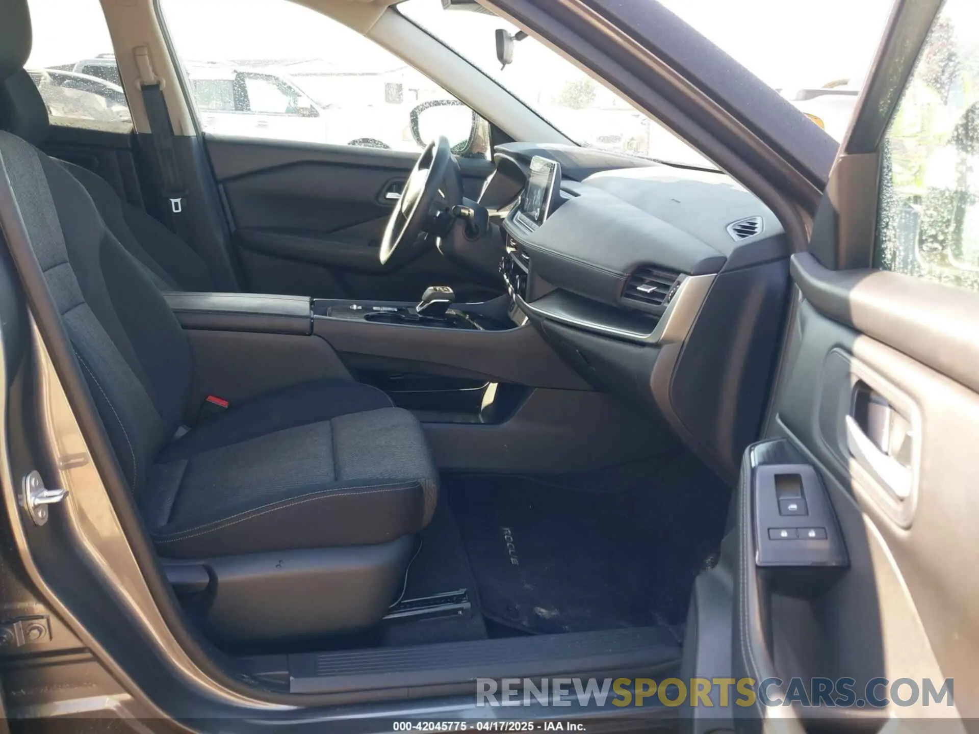 5 Фотография поврежденного автомобиля 5N1BT3BA7RC704470 NISSAN ROGUE 2024