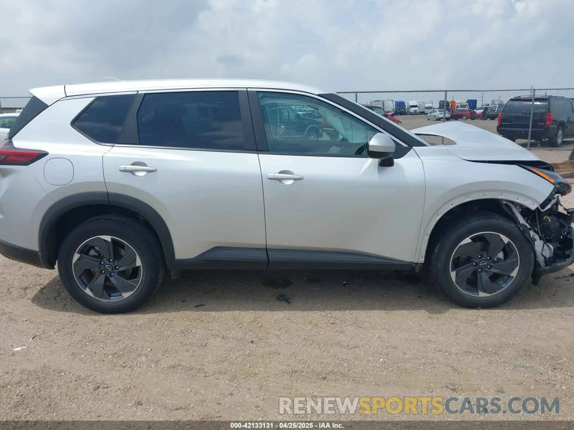 14 Фотография поврежденного автомобиля 5N1BT3BA8RC677554 NISSAN ROGUE 2024