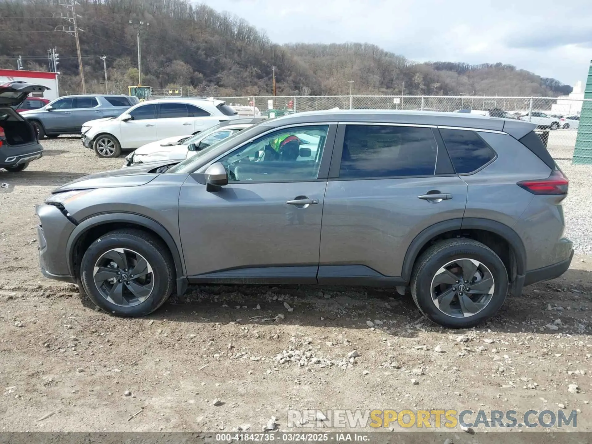 14 Photograph of a damaged car 5N1BT3BB2RC742066 NISSAN ROGUE 2024