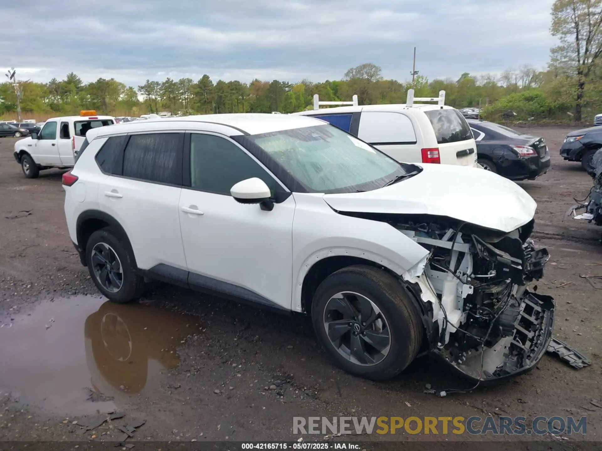 13 Photograph of a damaged car 5N1BT3BB3RC751536 NISSAN ROGUE 2024