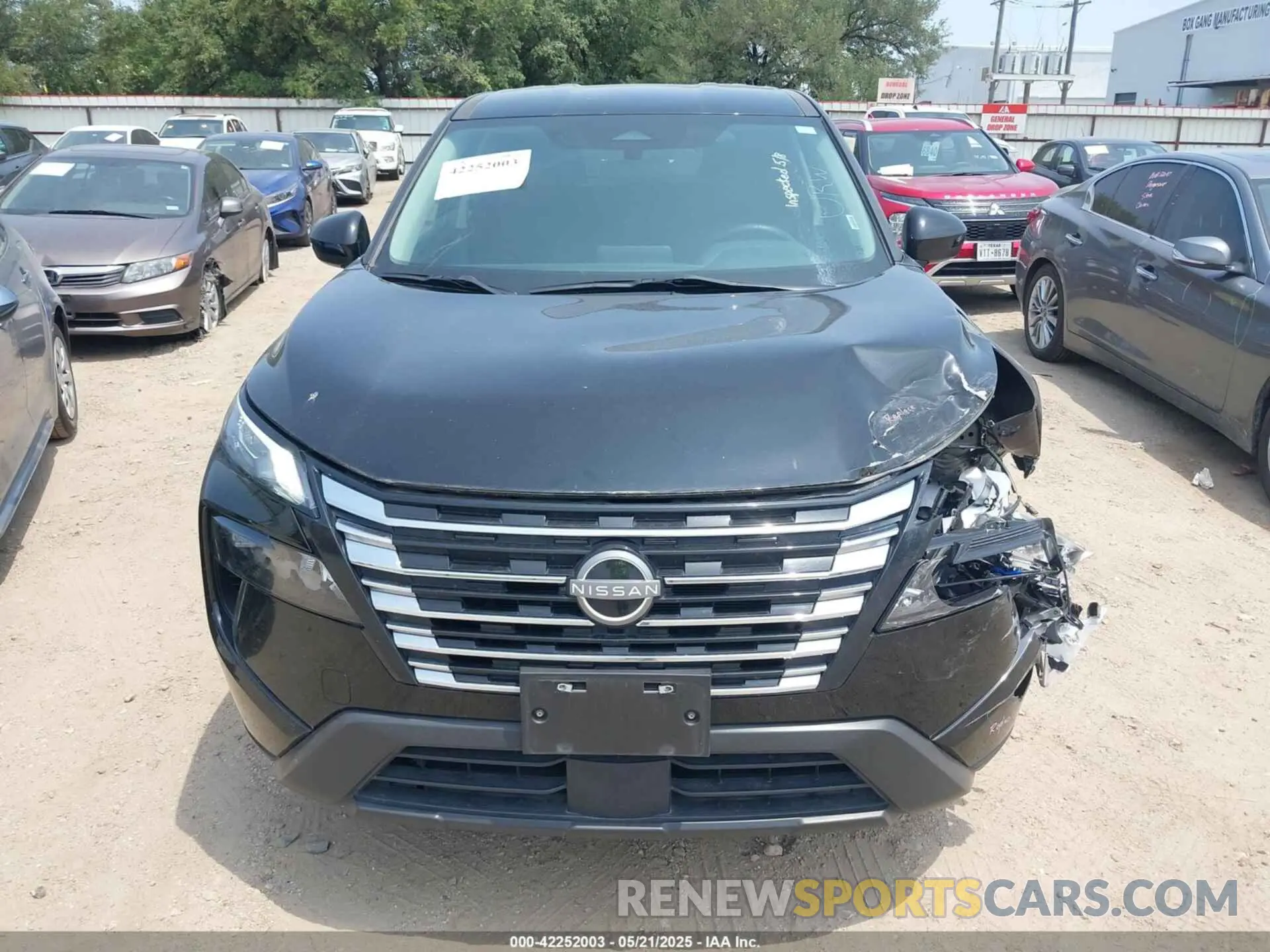 12 Photograph of a damaged car 5N1BT3BB5RC693316 NISSAN ROGUE 2024