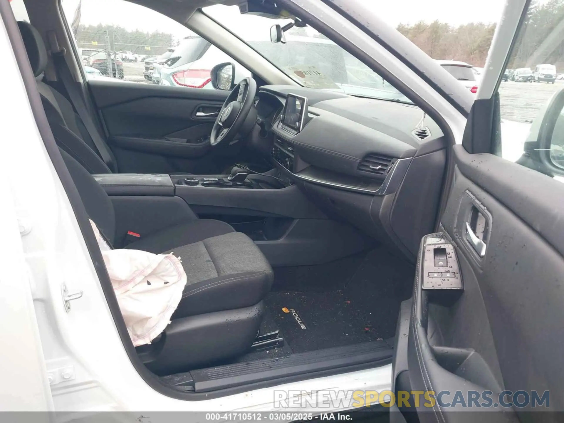 5 Photograph of a damaged car 5N1BT3BB5RC740246 NISSAN ROGUE 2024