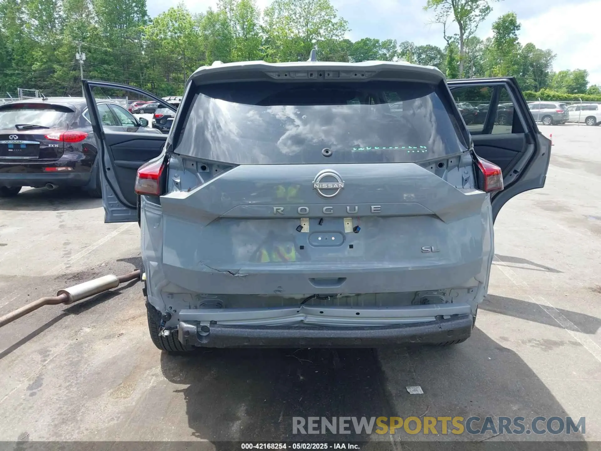 17 Photograph of a damaged car 5N1BT3CA0RC746039 NISSAN ROGUE 2024