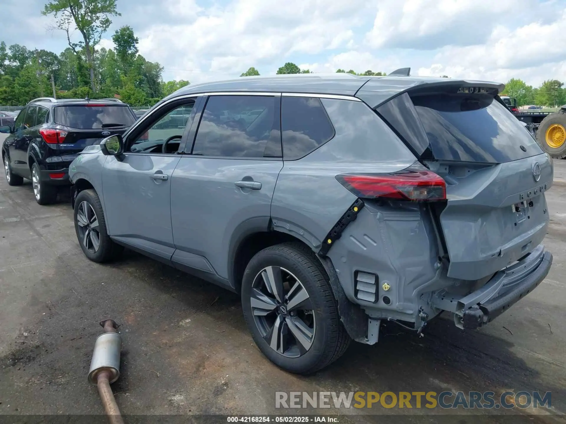 3 Photograph of a damaged car 5N1BT3CA0RC746039 NISSAN ROGUE 2024