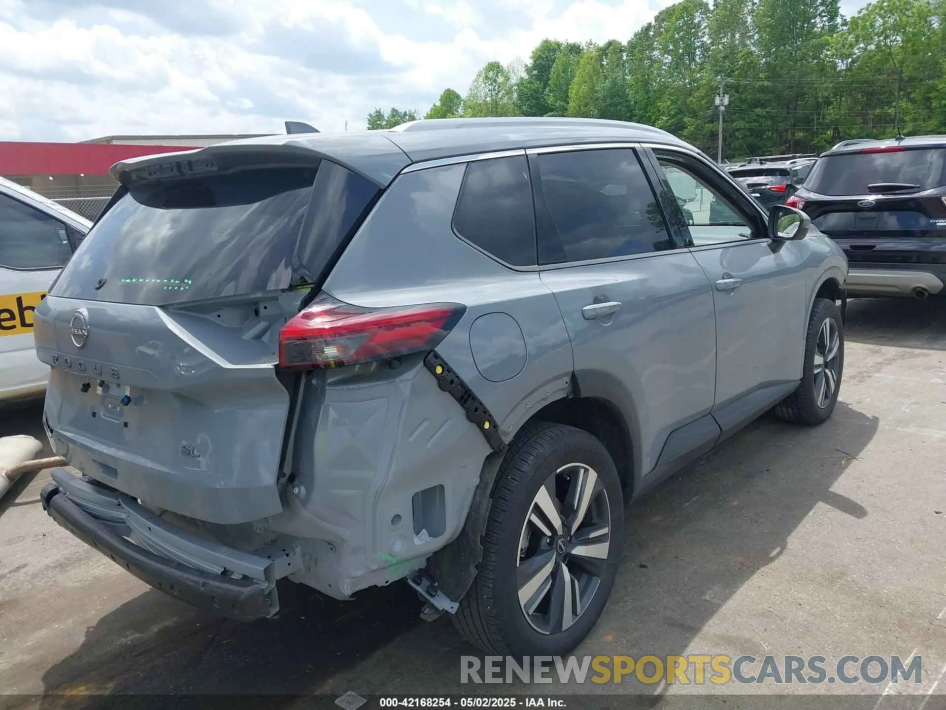 4 Photograph of a damaged car 5N1BT3CA0RC746039 NISSAN ROGUE 2024