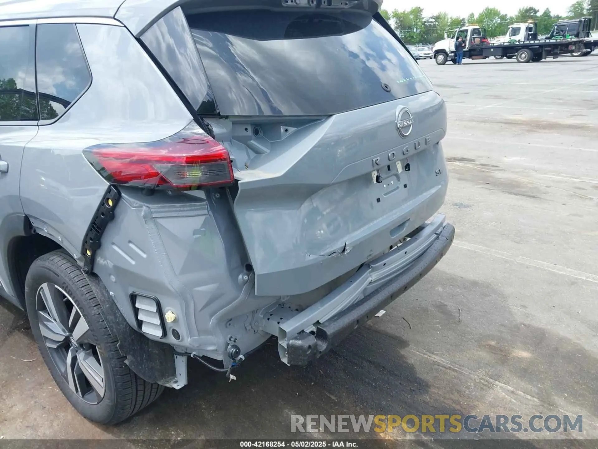 6 Photograph of a damaged car 5N1BT3CA0RC746039 NISSAN ROGUE 2024