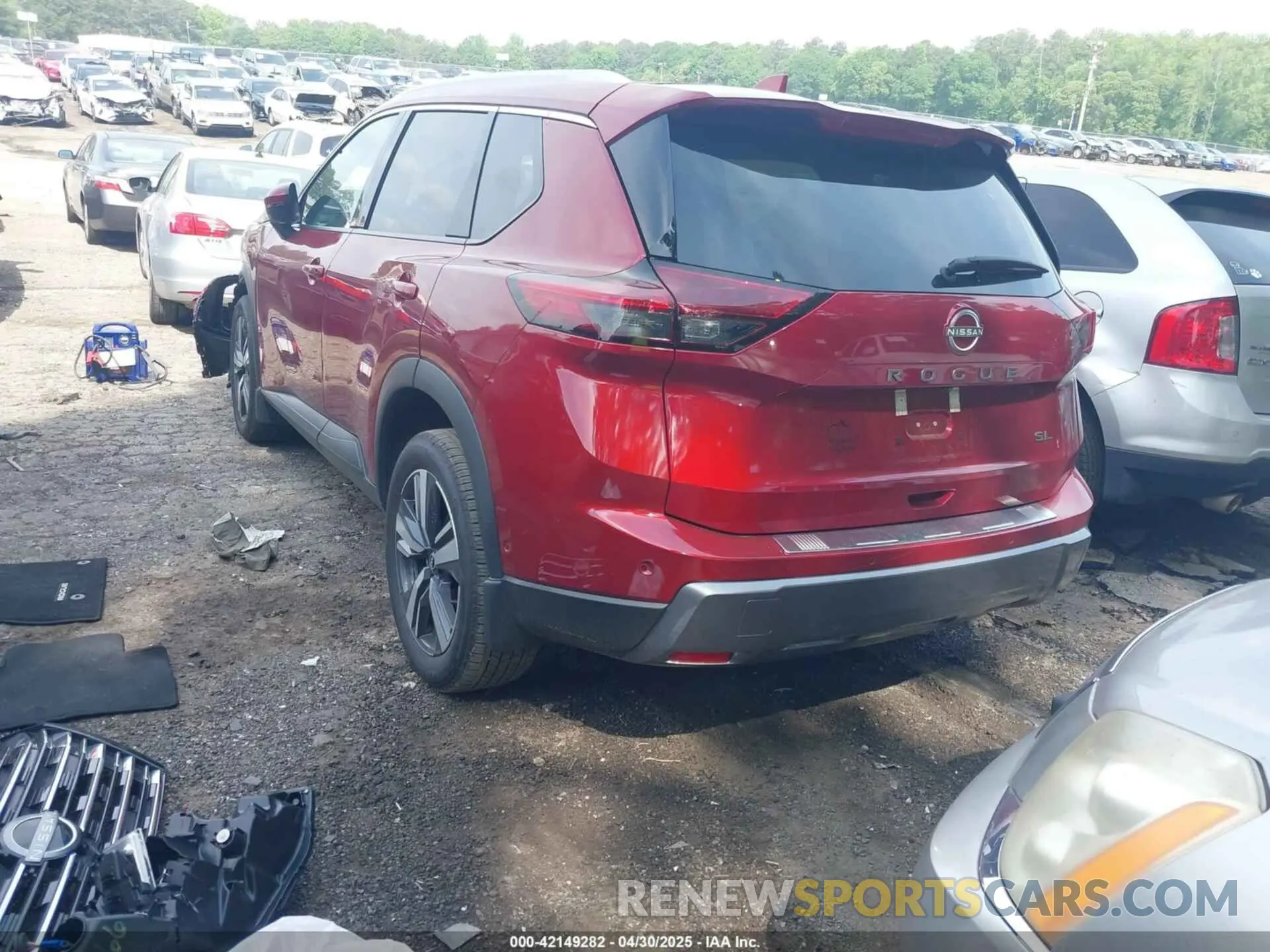 3 Photograph of a damaged car 5N1BT3CAXRC745433 NISSAN ROGUE 2024