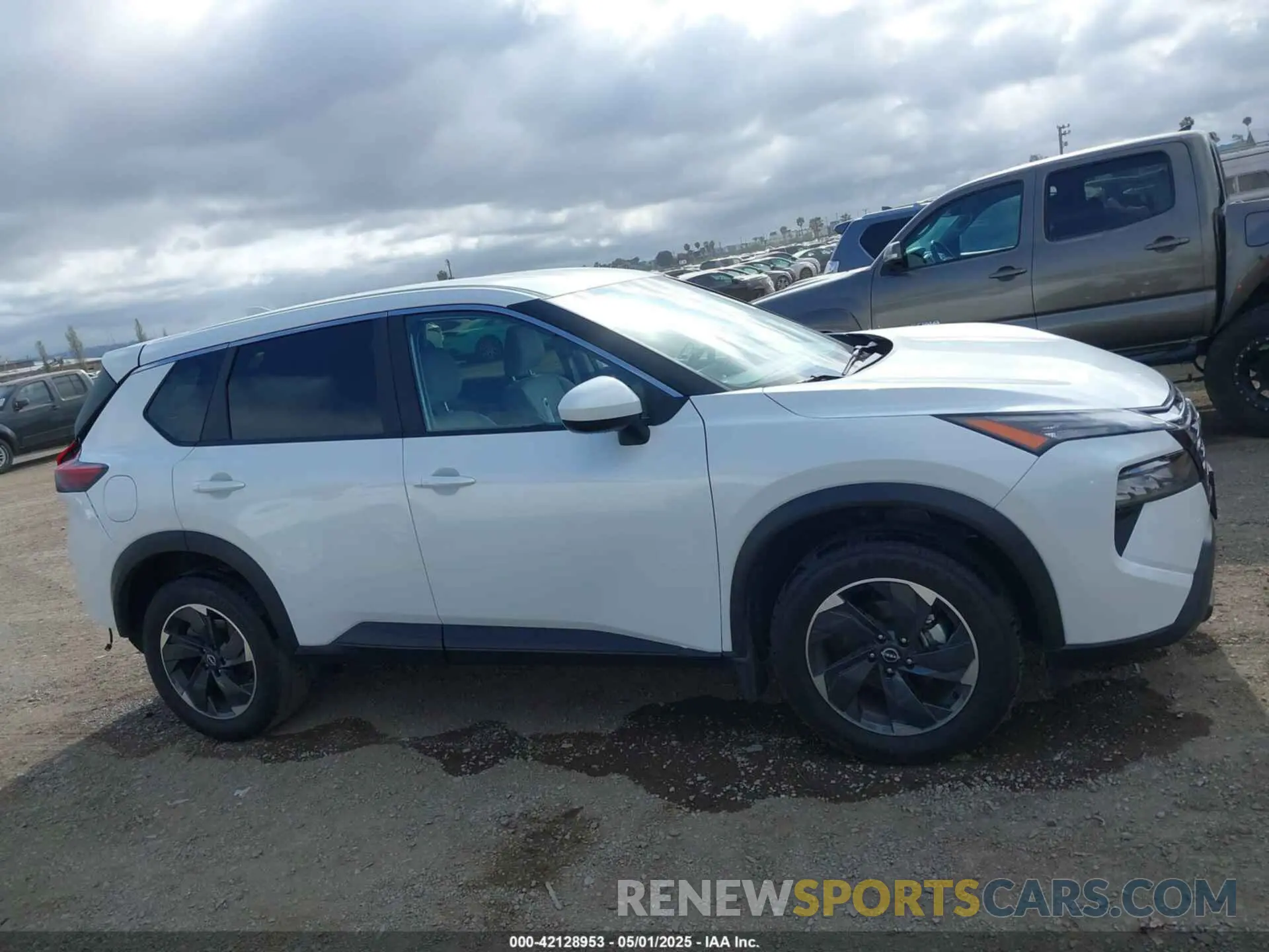13 Photograph of a damaged car JN8BT3BA2RW355113 NISSAN ROGUE 2024