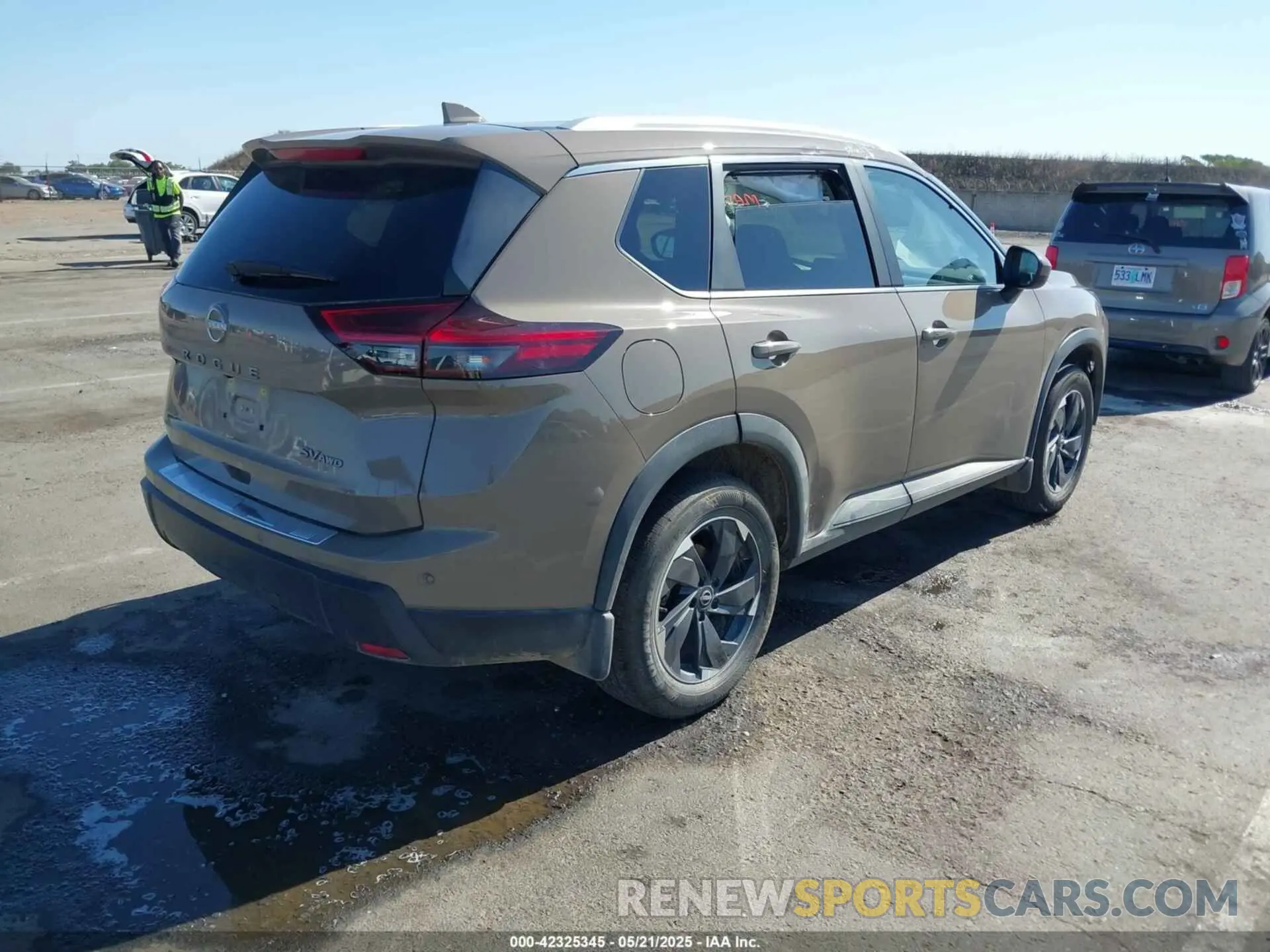 4 Photograph of a damaged car JN8BT3BB2RW431924 NISSAN ROGUE 2024