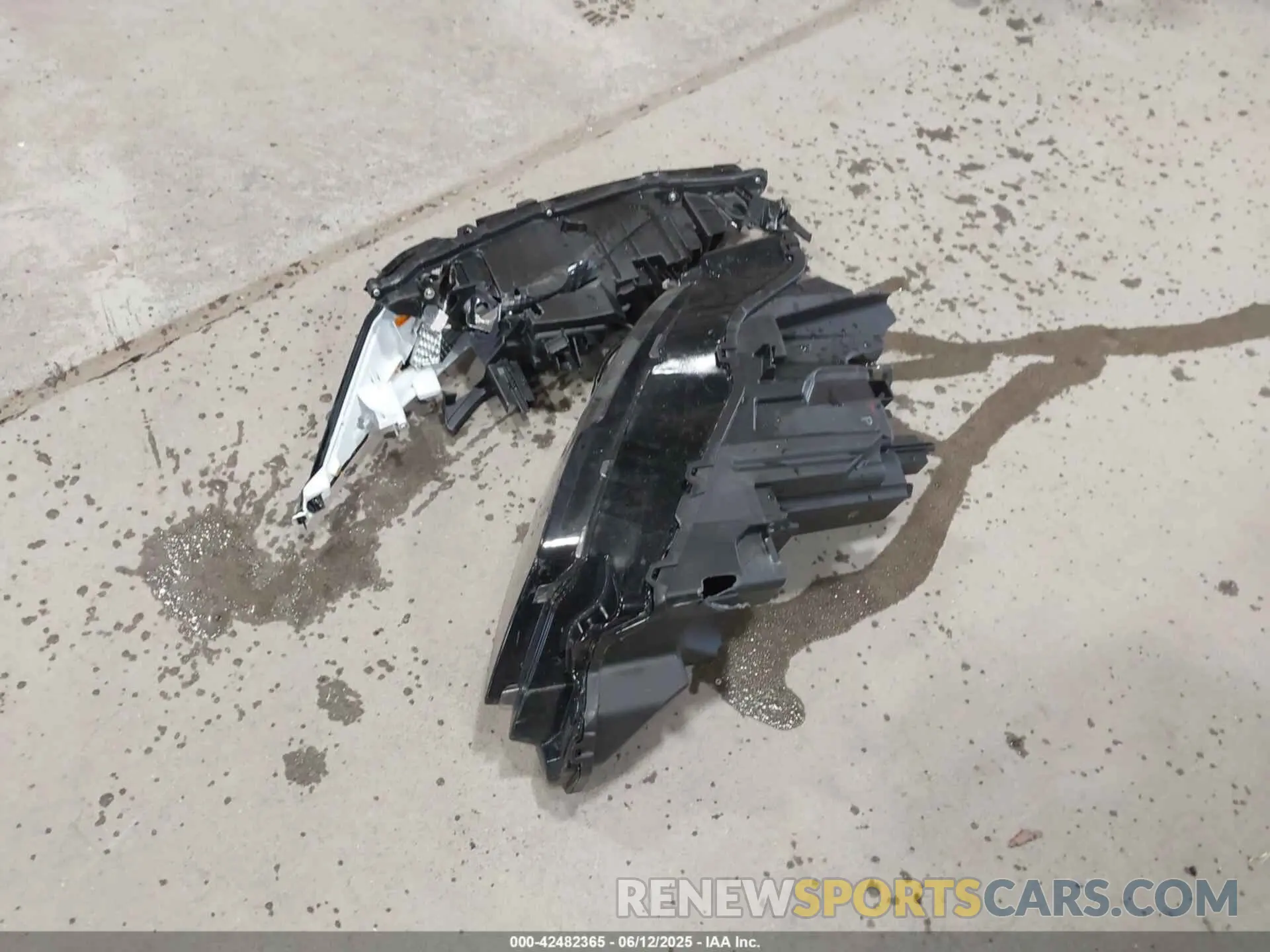 12 Photograph of a damaged car JN8BT3BB5RW176850 NISSAN ROGUE 2024