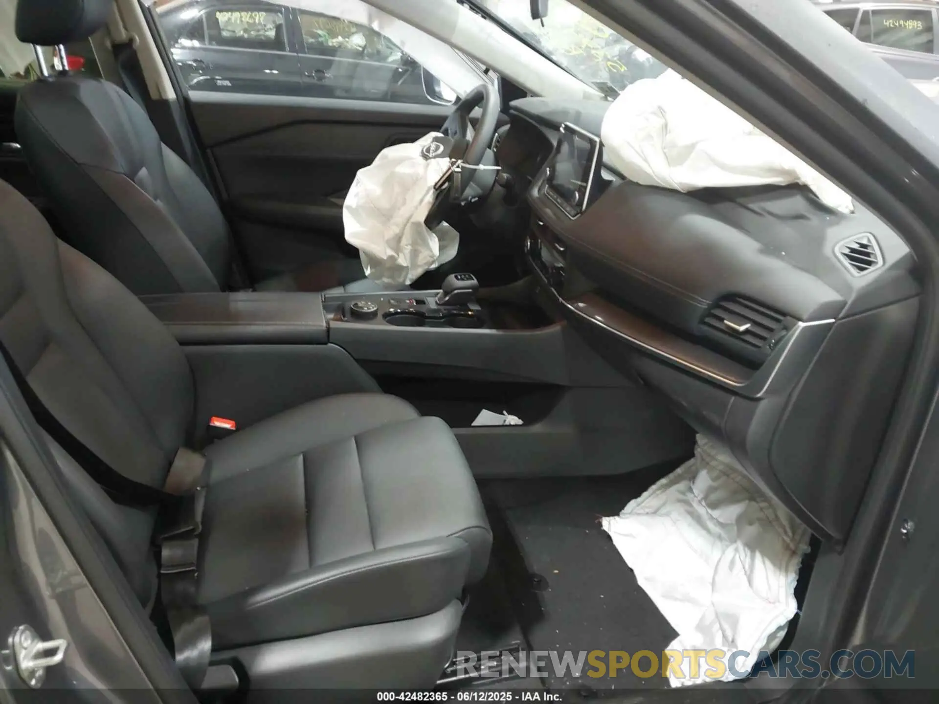 5 Photograph of a damaged car JN8BT3BB5RW176850 NISSAN ROGUE 2024