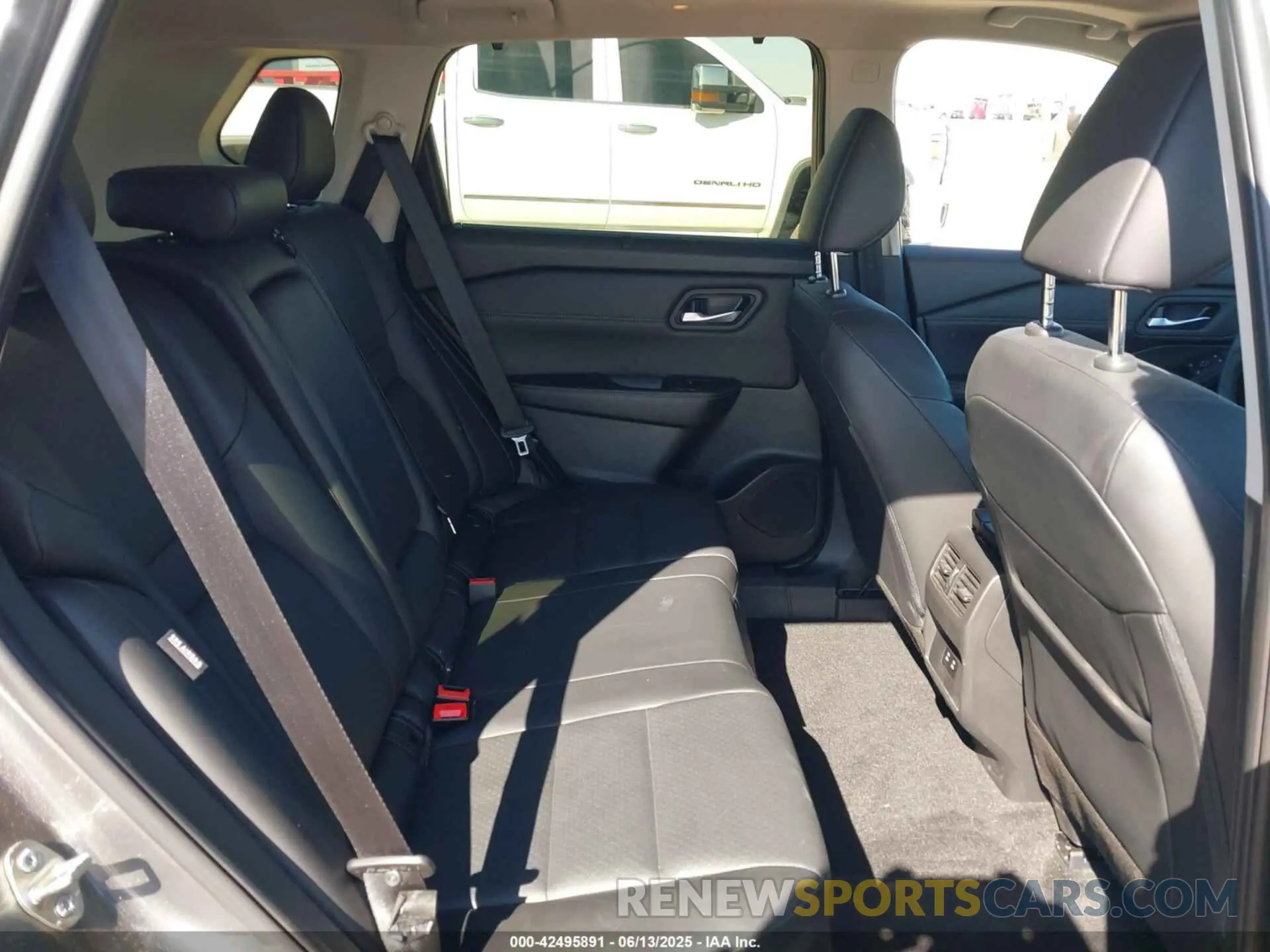 8 Фотография поврежденного автомобиля JN8BT3BB8RW2H0359 NISSAN ROGUE 2024