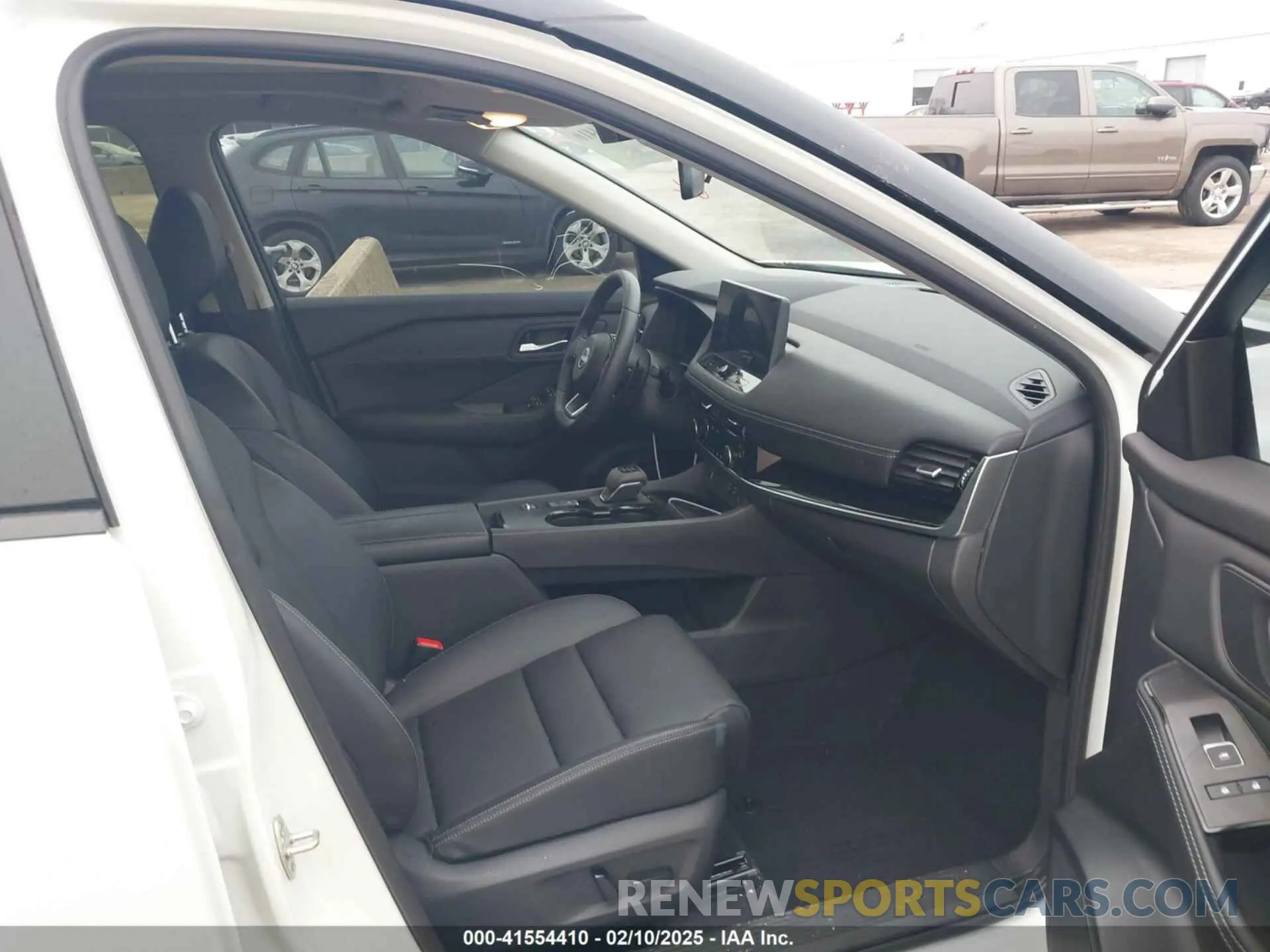 5 Photograph of a damaged car JN8BT3CA1RW003526 NISSAN ROGUE 2024