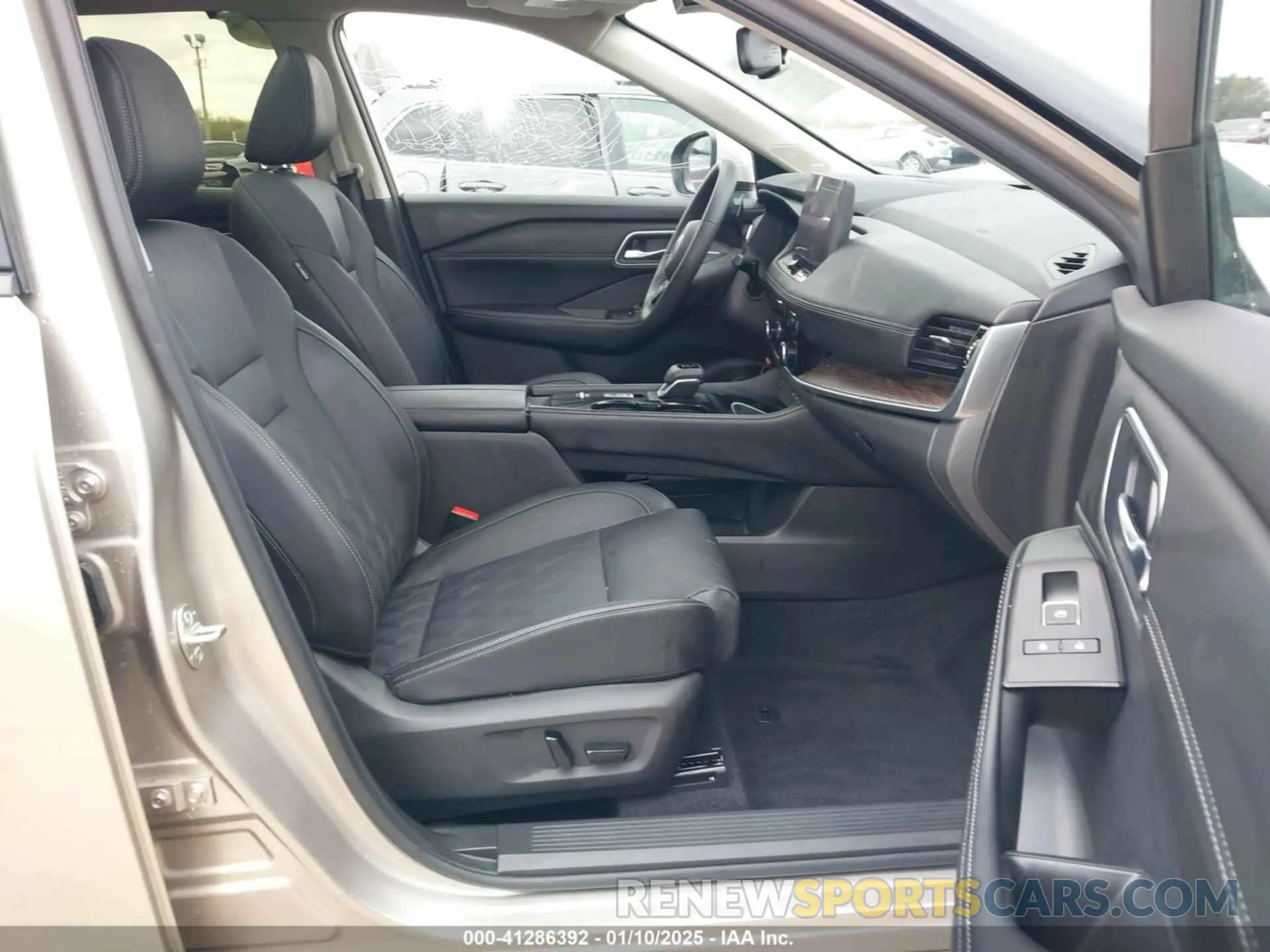 5 Фотография поврежденного автомобиля JN8BT3DC0RW381420 NISSAN ROGUE 2024