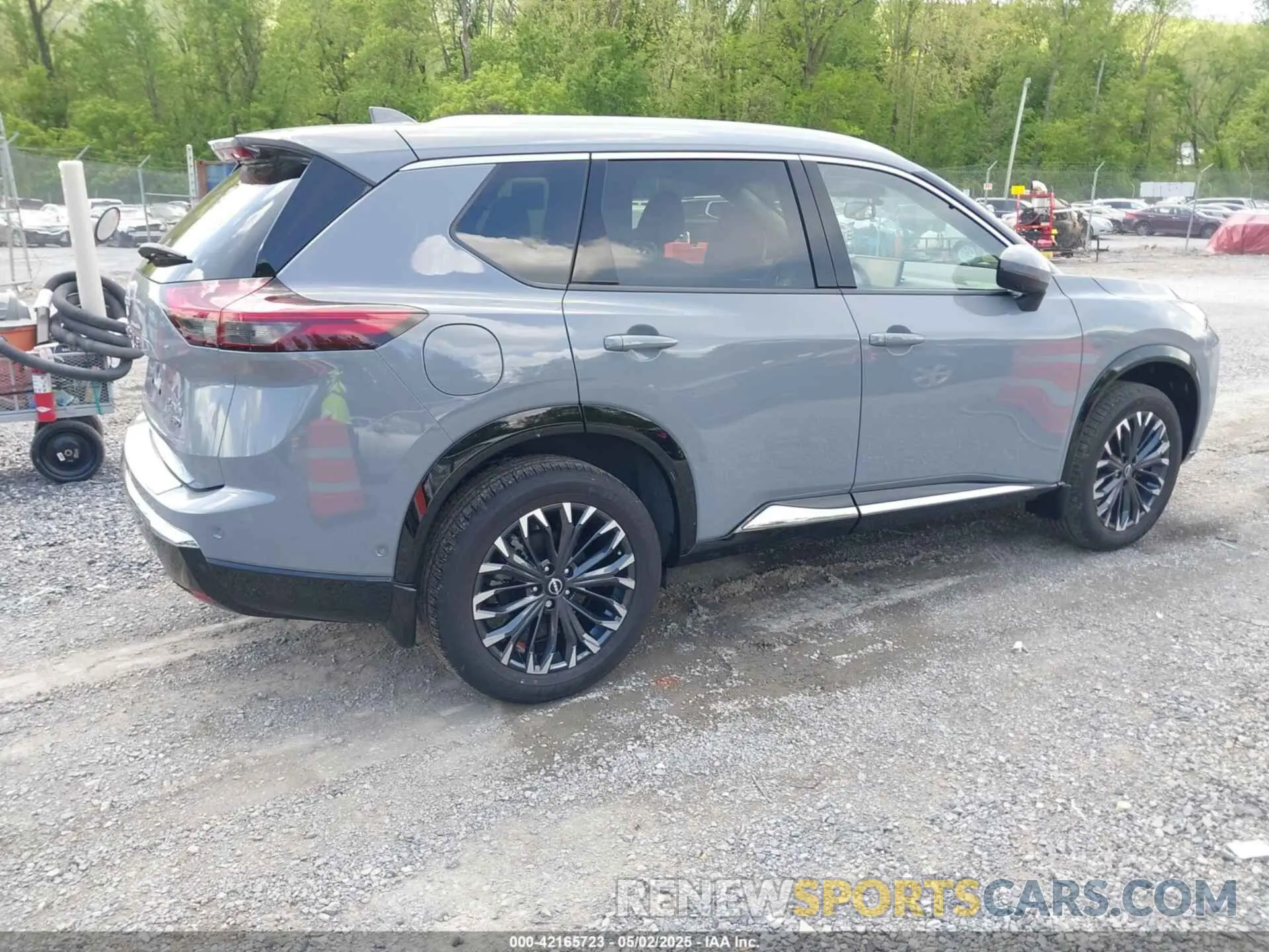 4 Photograph of a damaged car JN8BT3DD4RW455608 NISSAN ROGUE 2024