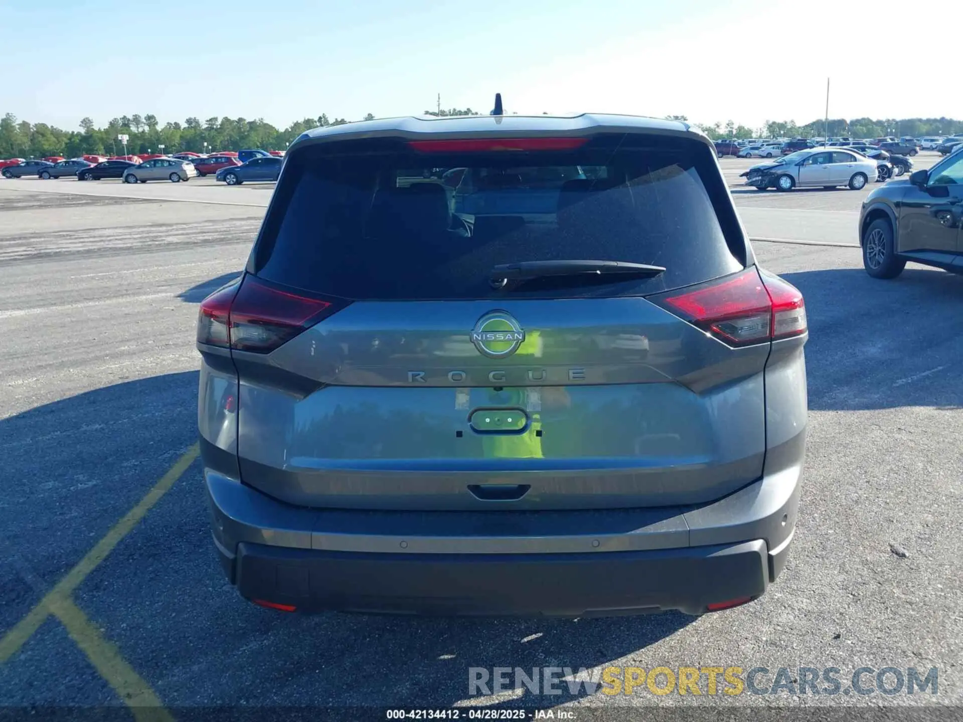 16 Photograph of a damaged car 5N1BT3AA0SC849115 NISSAN ROGUE 2025
