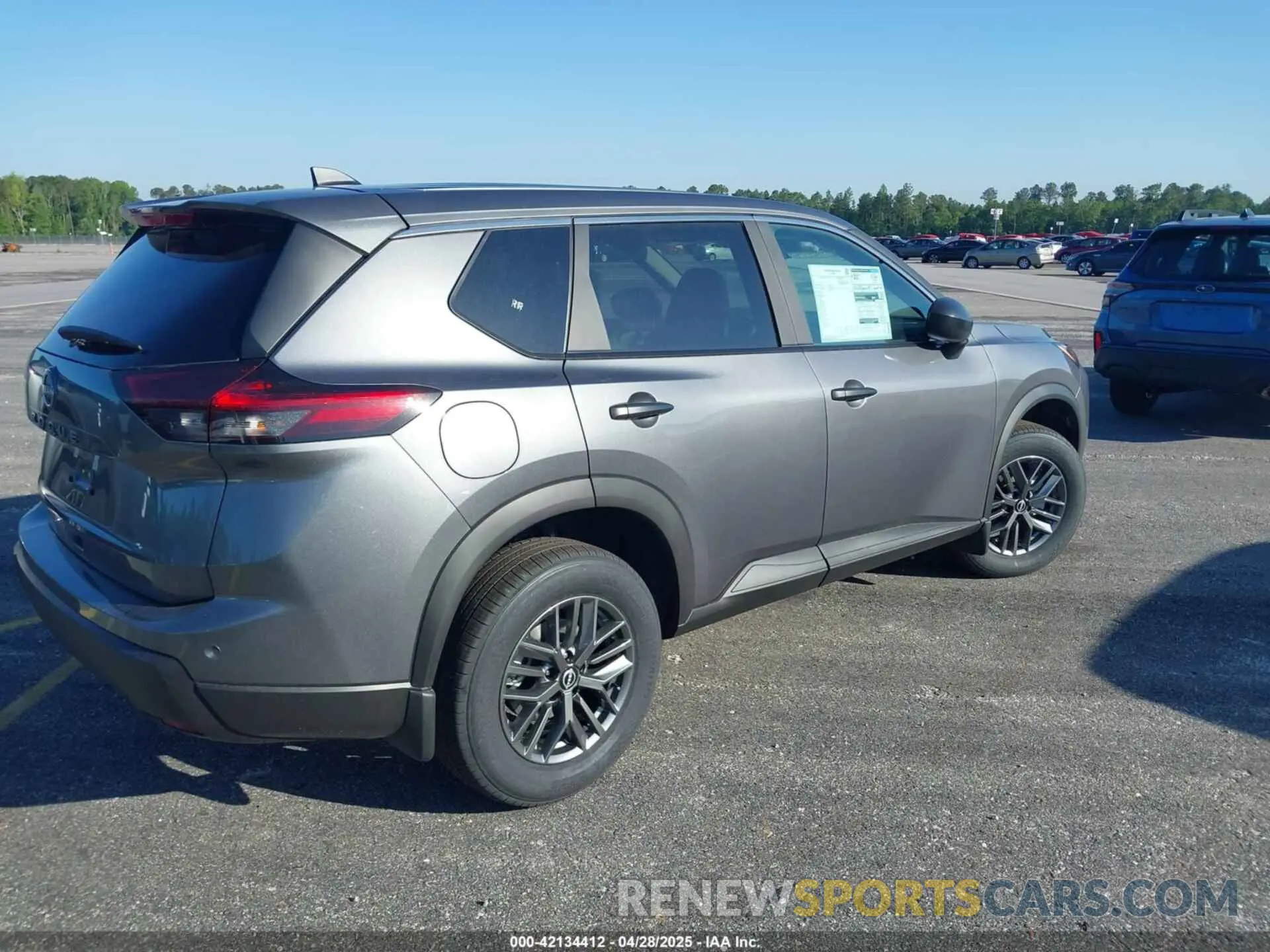 4 Photograph of a damaged car 5N1BT3AA0SC849115 NISSAN ROGUE 2025