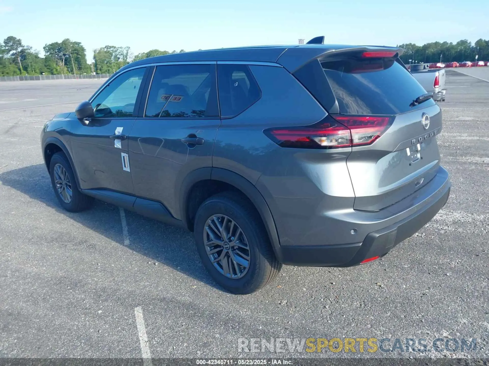 3 Фотография поврежденного автомобиля 5N1BT3AA2SC850069 NISSAN ROGUE 2025