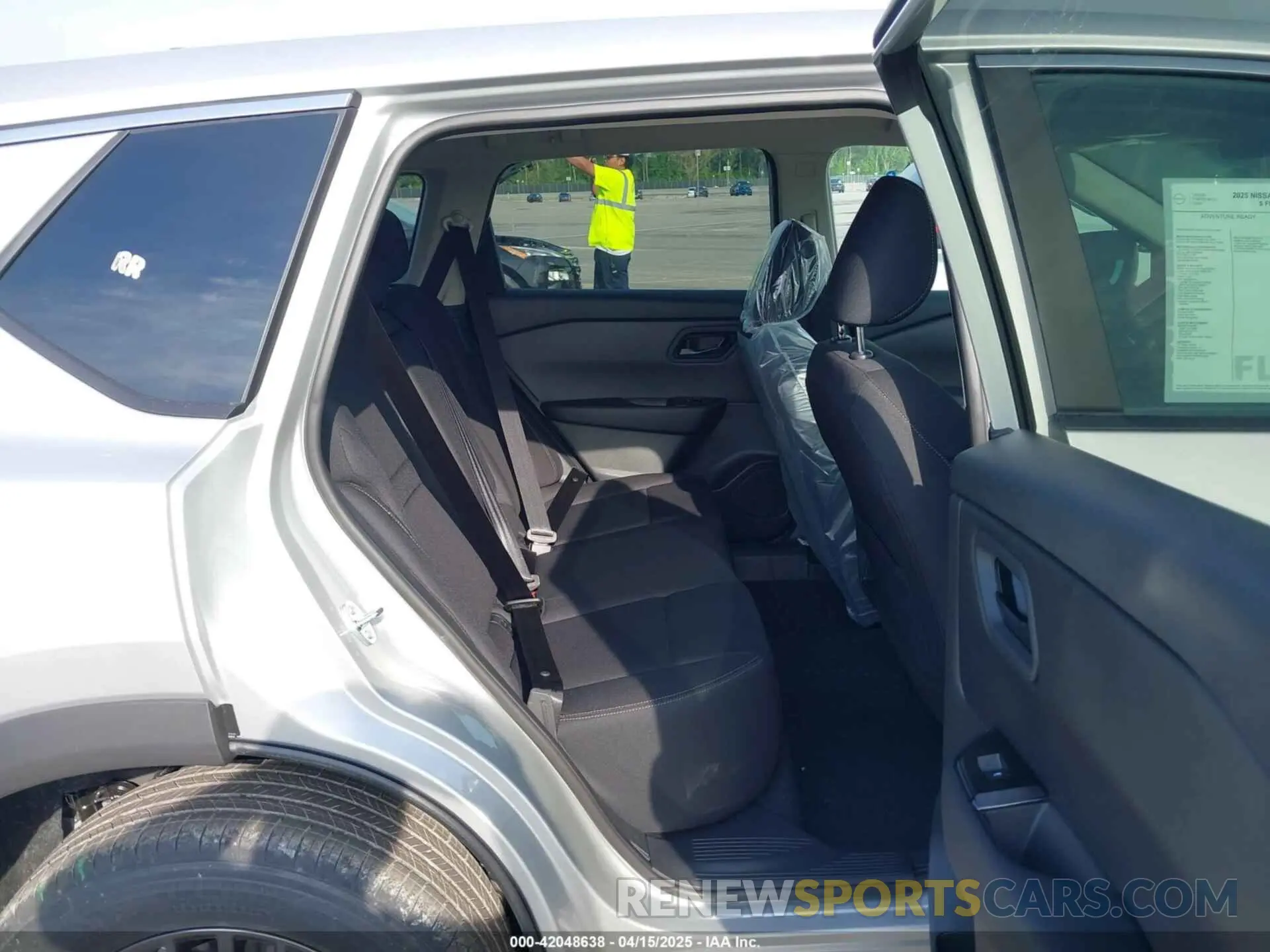 8 Фотография поврежденного автомобиля 5N1BT3AA3SC846015 NISSAN ROGUE 2025