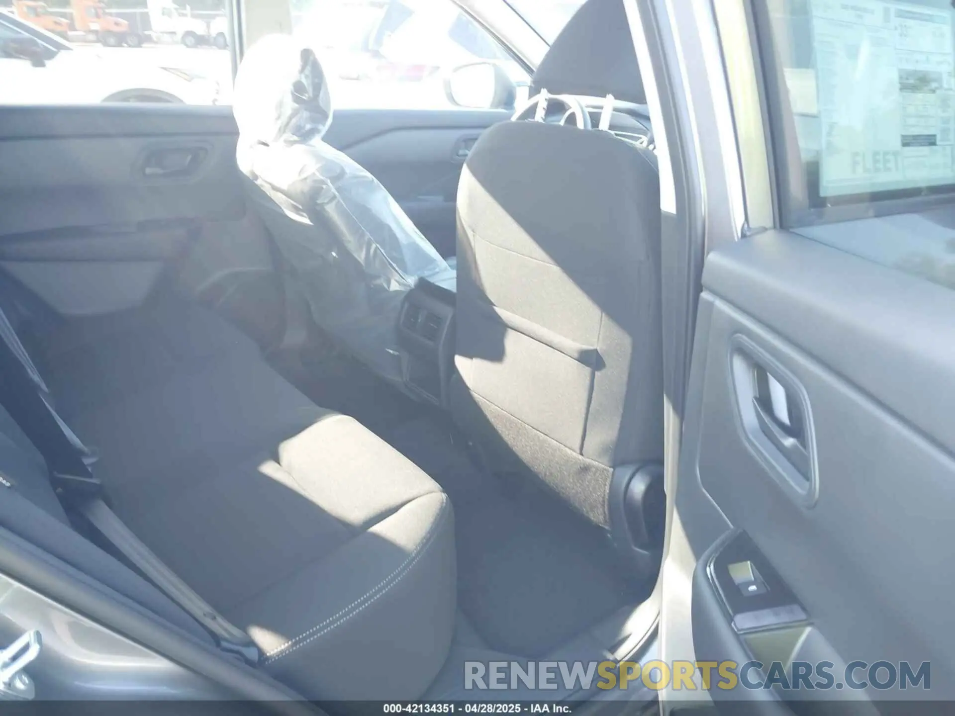 8 Photograph of a damaged car 5N1BT3AA6SC850172 NISSAN ROGUE 2025