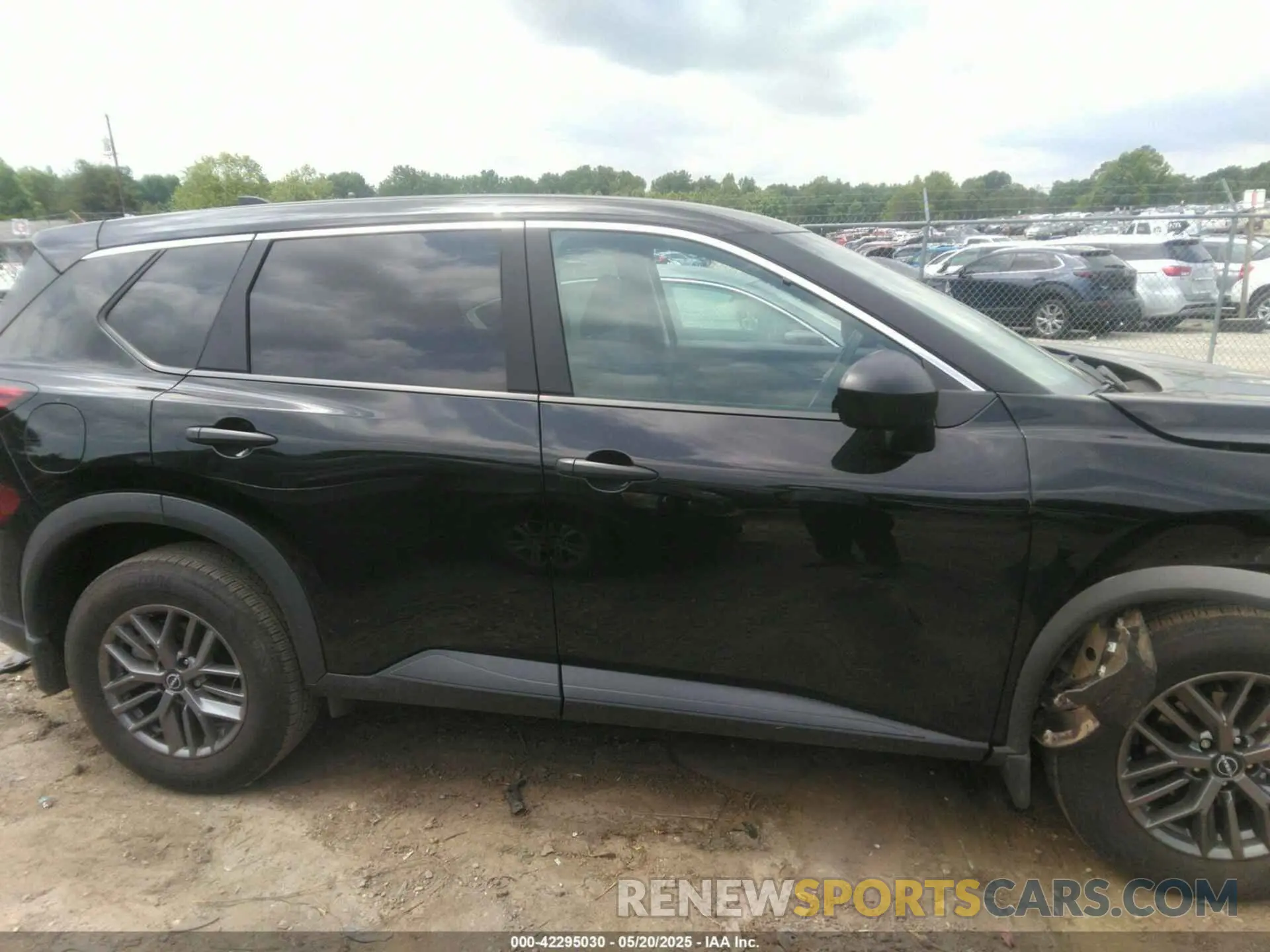 13 Photograph of a damaged car 5N1BT3AAXSC770972 NISSAN ROGUE 2025